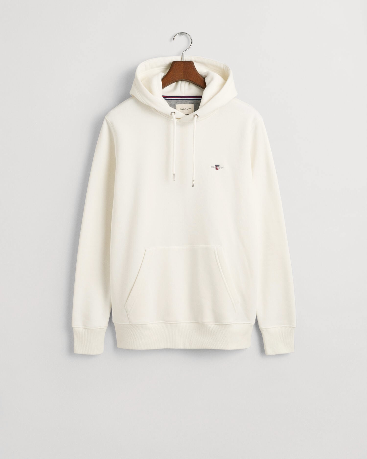 Gant Hoodie »REG SHIELD HOODIE«, avec broderie du logo sur la poitrine
