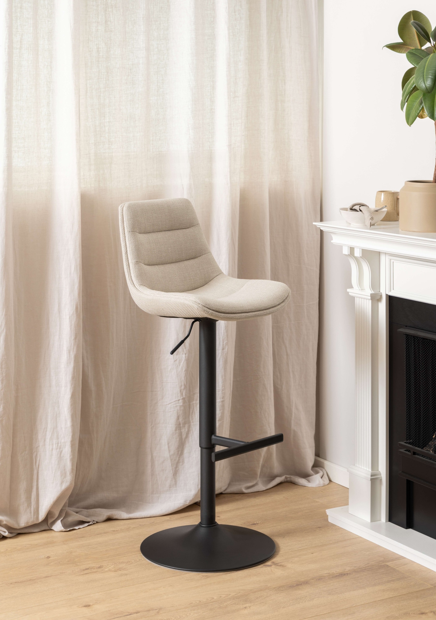 ACTONA GROUP Tabouret de bar »Adisa Barstuhl, Küchenstuhl,« Tissu, pied trompette noir, vérin à gaz, pivotant, lot de 2