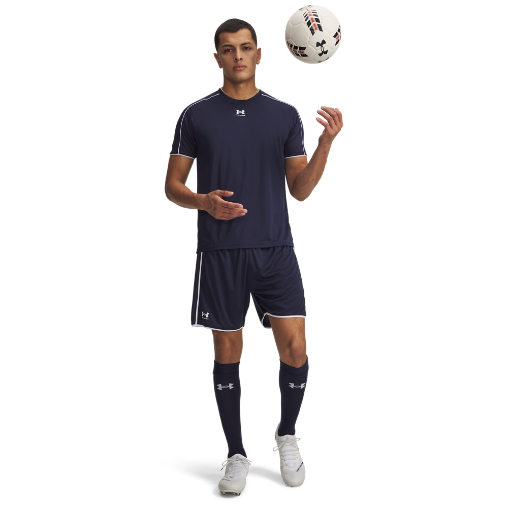 Under Armour® Trainingsshorts »UA M CHALLENGER TRAIN SHORT«  für vielseitige Aktivitäten, leichtes Material, Sportmode-Design