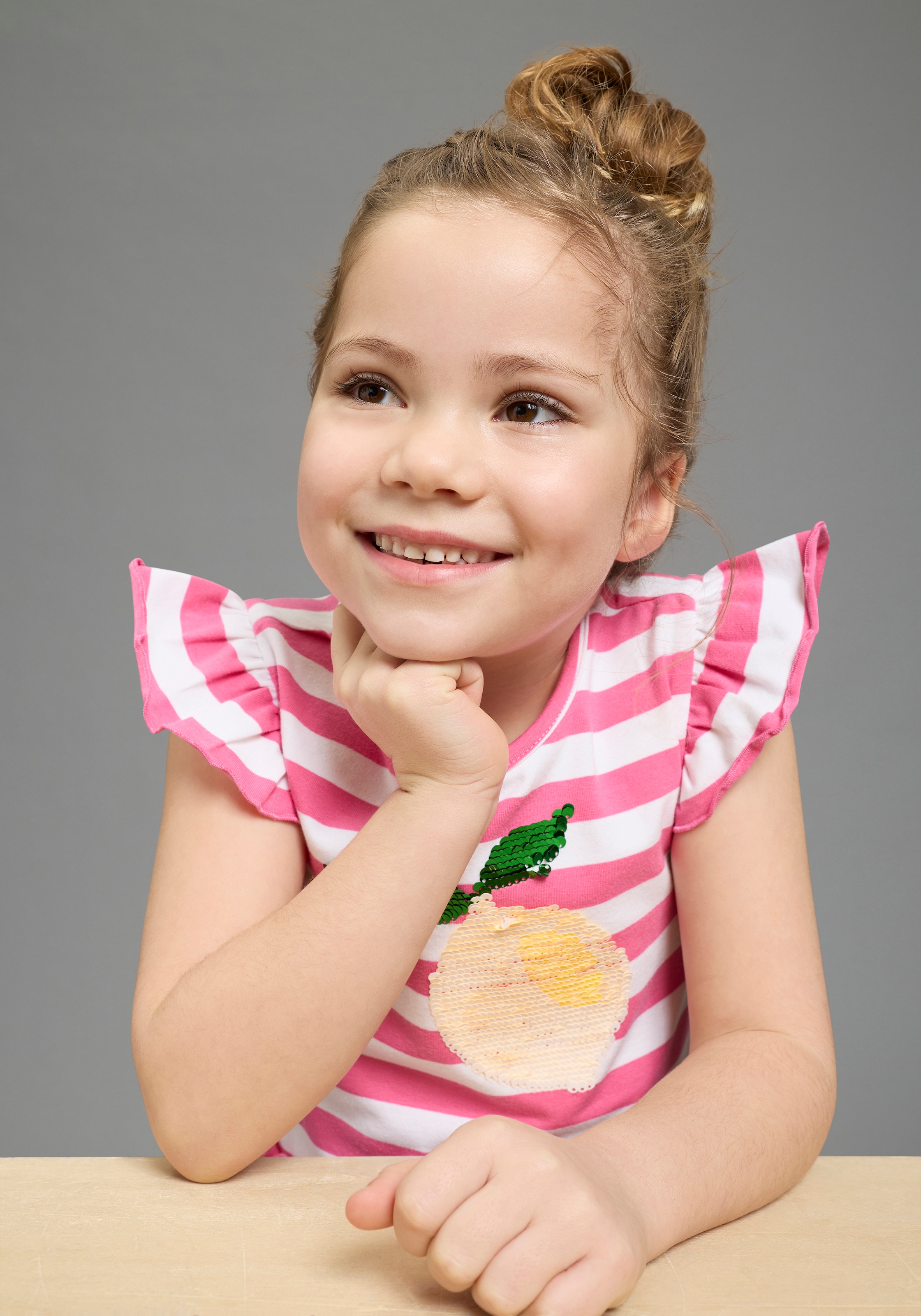 KIDSWORLD Robe en jersey »mit Pailletten für kleine Mädchen - Kirschen oder Zitronen Motiv« festlich,  kniefrei,  verspielt,  aus Baumwollmischung