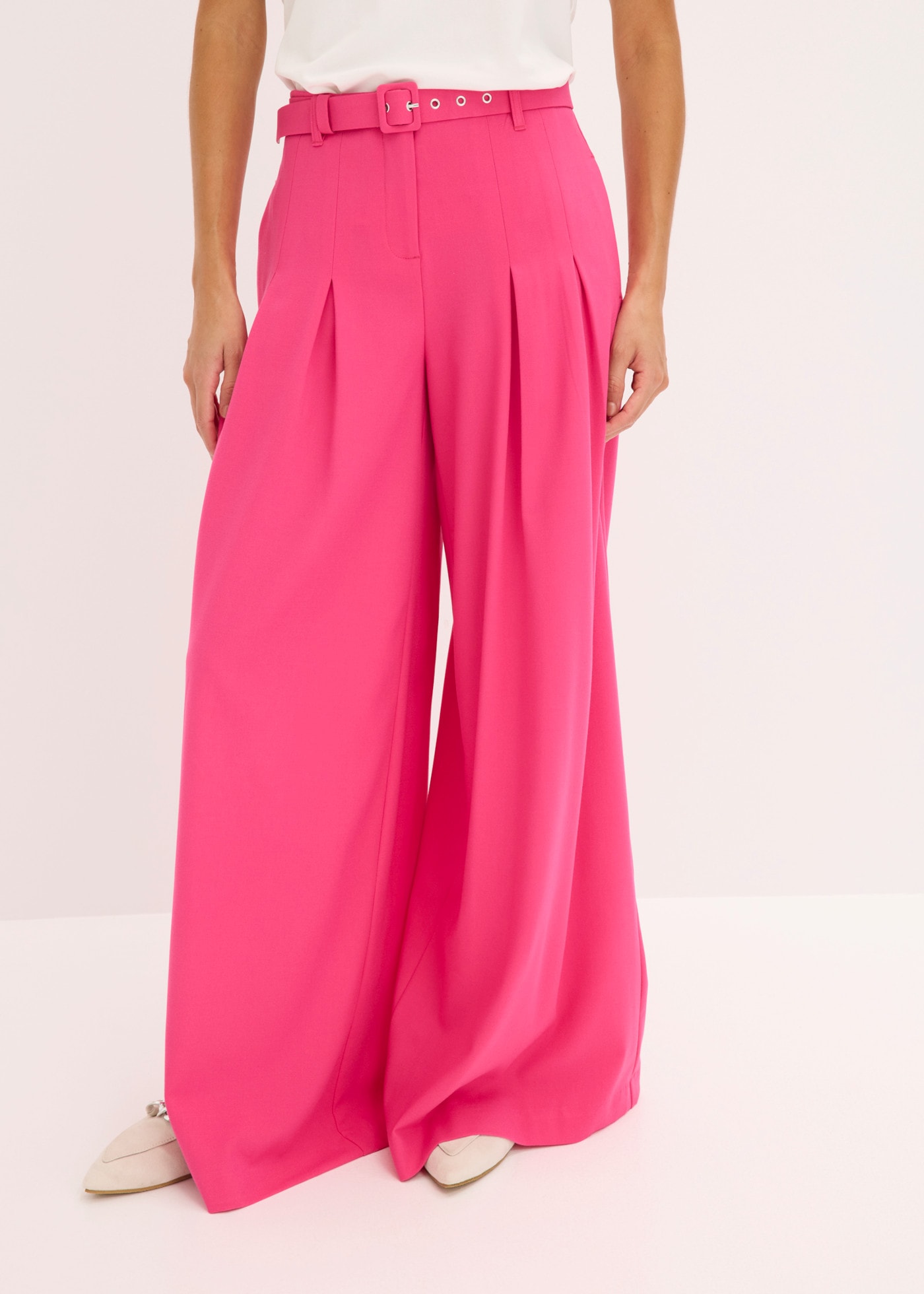 bonprix Pantalon à pinces  coupe décontractée, avec élasthanne, ceinture incluse