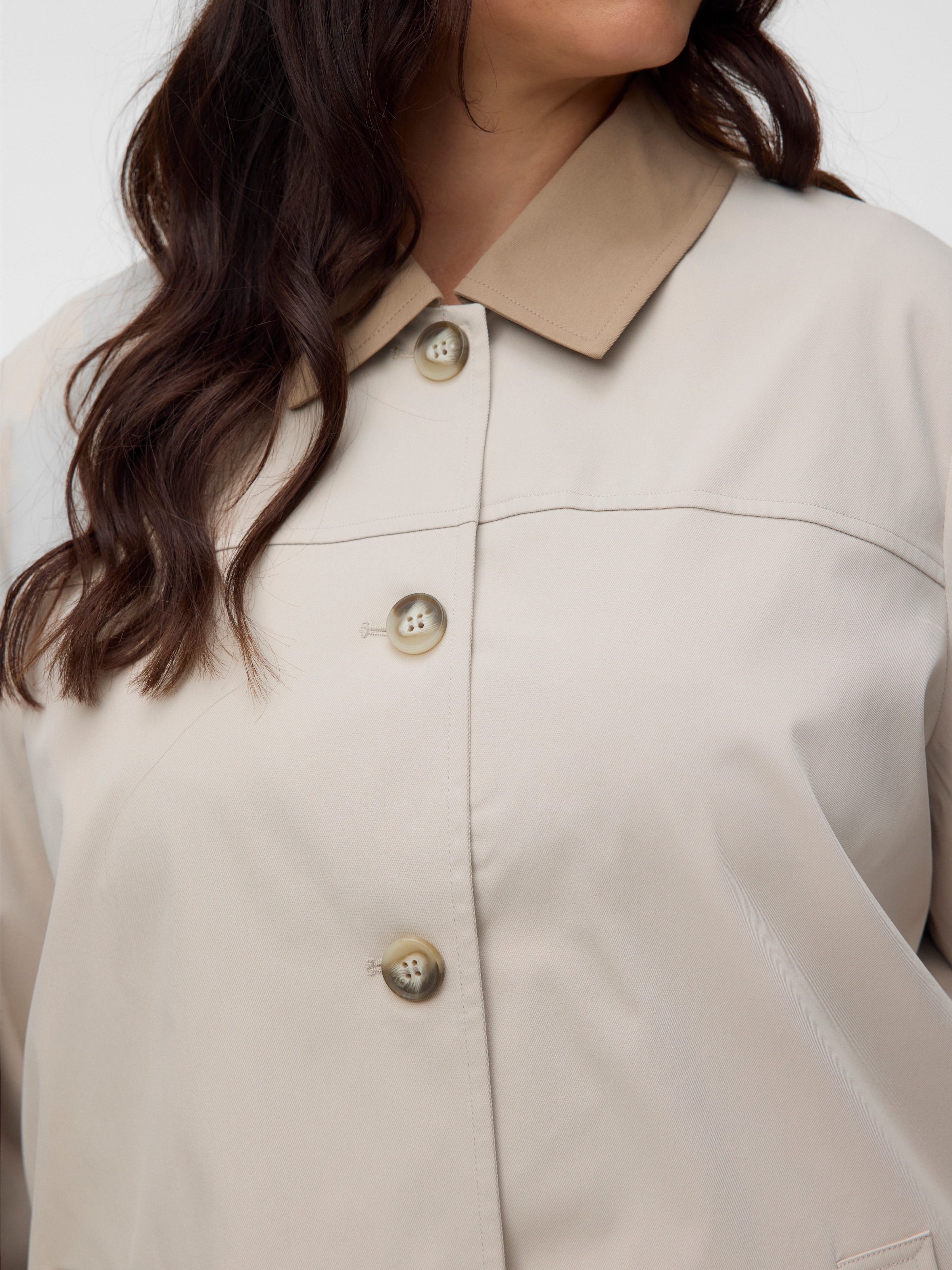 Vero Moda Curve Veste courte »VMCCHELSEAPOPPY SHORT JACKET CUR« fibre synthétique