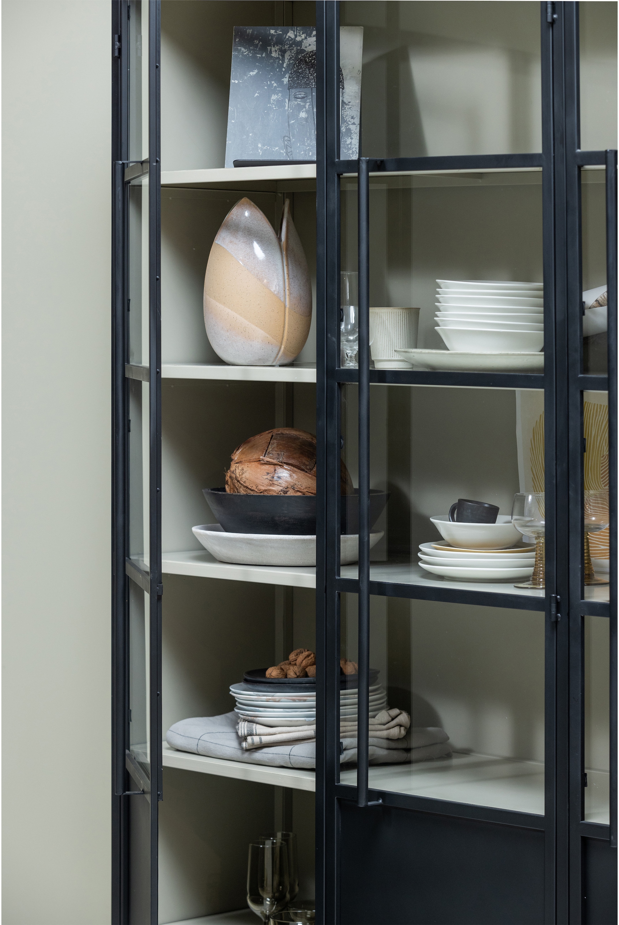 WOOOD Vitrine »Exhibit Metall pulverbeschichtet mit Glastüren H 200 x B 140 x D 42 cm« Tragkraft 20 kg pro Boden, einfach zu montierbar, pfleigleicht