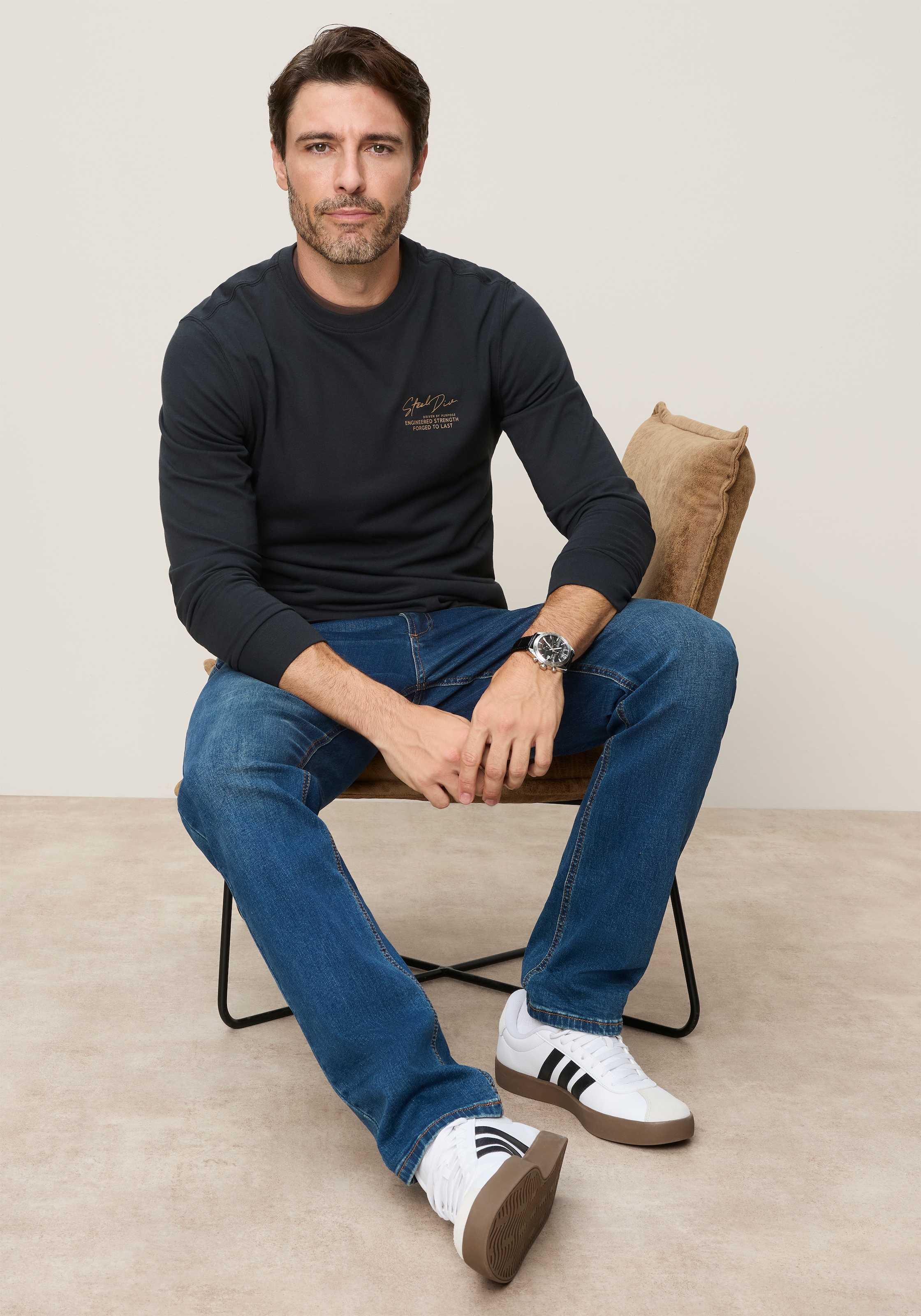 Man's World Rundhalsshirt schmale Passform, mit Langarm, unifarben, mit Print und Stickerei