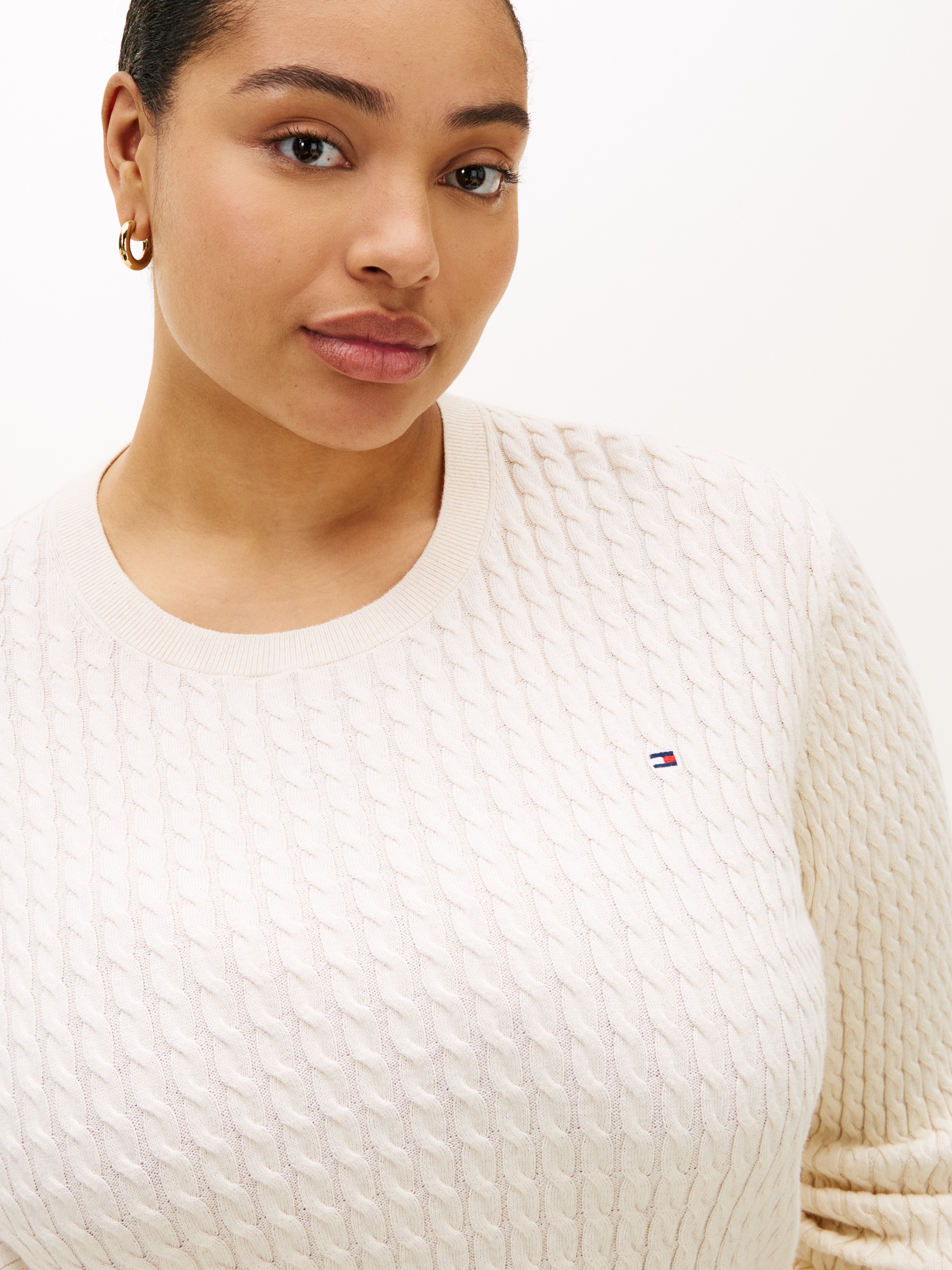 Tommy Hilfiger Curve Rundhalspullover »CRV CO CABLE FINE GG CNK SWEATER« in grossen Grössen, mit Zopfmuster