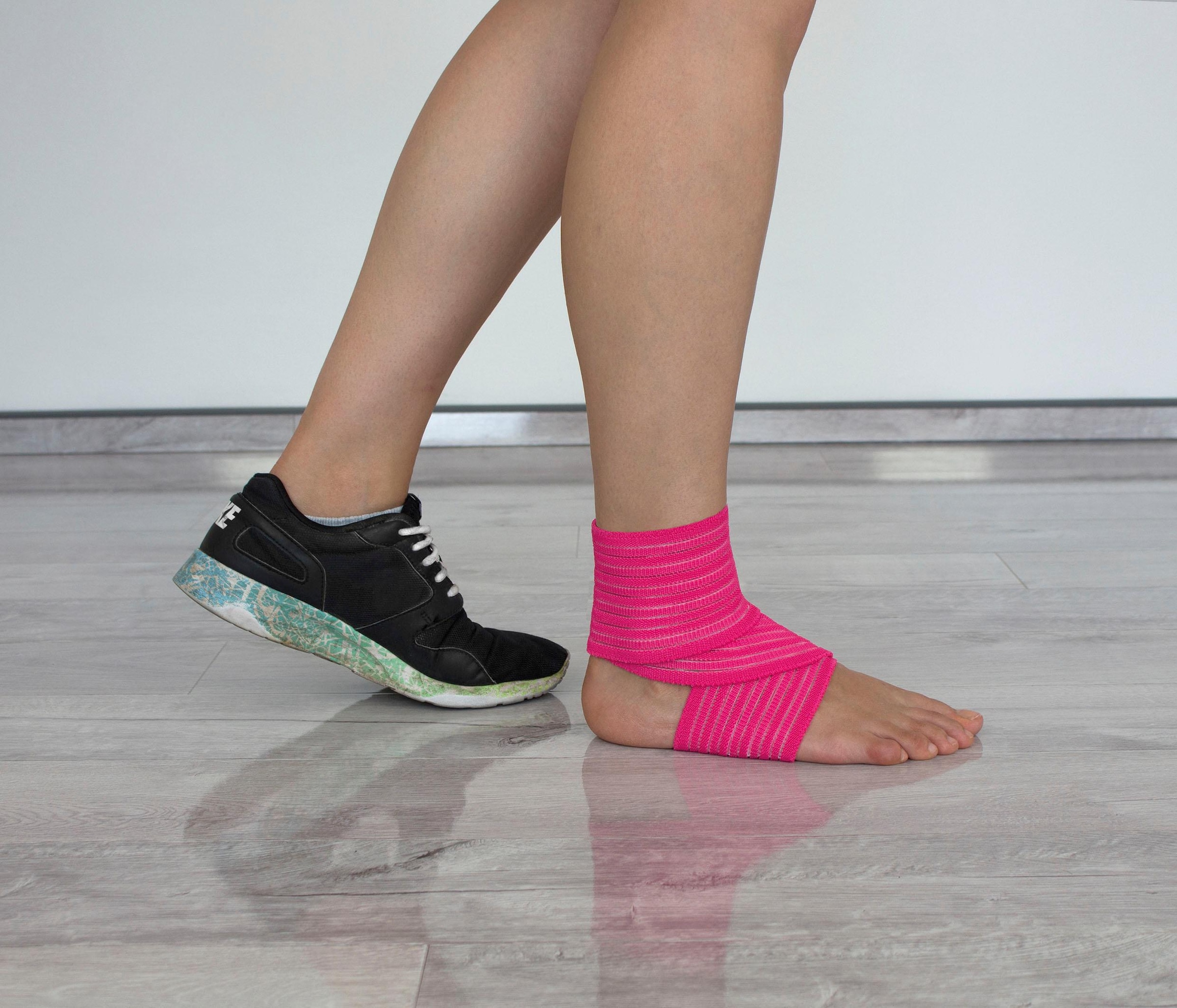 Hydas Stützbandage »Universal-Gelenkbandage, Doppelpack - Stützt die Gelenke und Bänder« Ideal für Knie, Knöchel, Ellenbogen oder Handgelenk