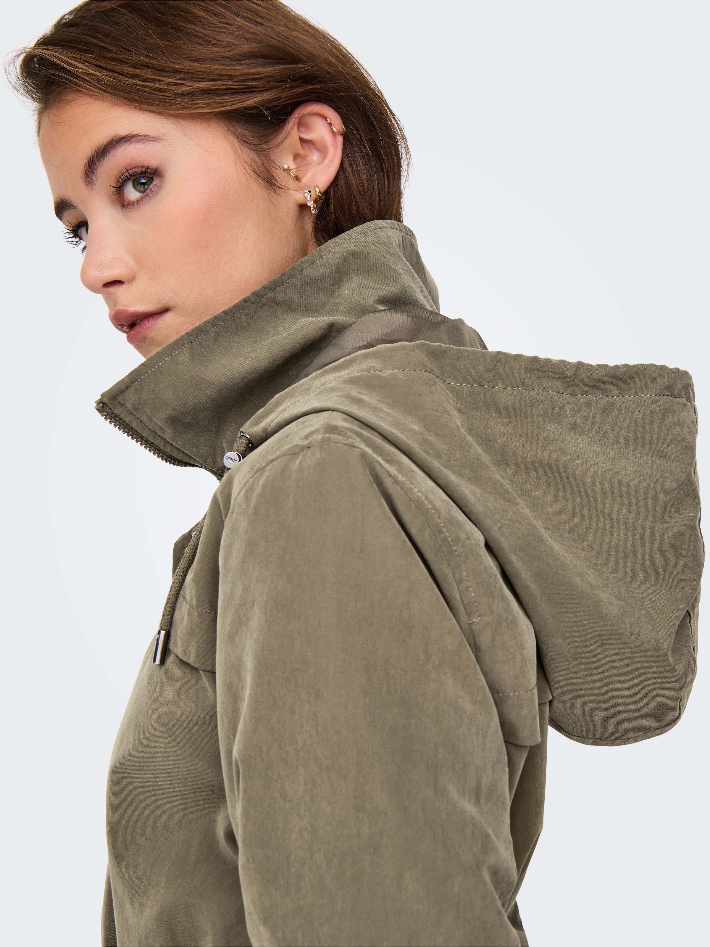 ONLY Parka »ONLNEWSTARLINE SPRING JACKET CC OTW« avec capuche avec fermeture éclair continue et dissimulée