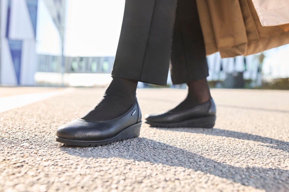 Rieker Escarpins compensés  Ballerina, Schlupfschuh, Slipper mit leichter Struktur im Obermaterial