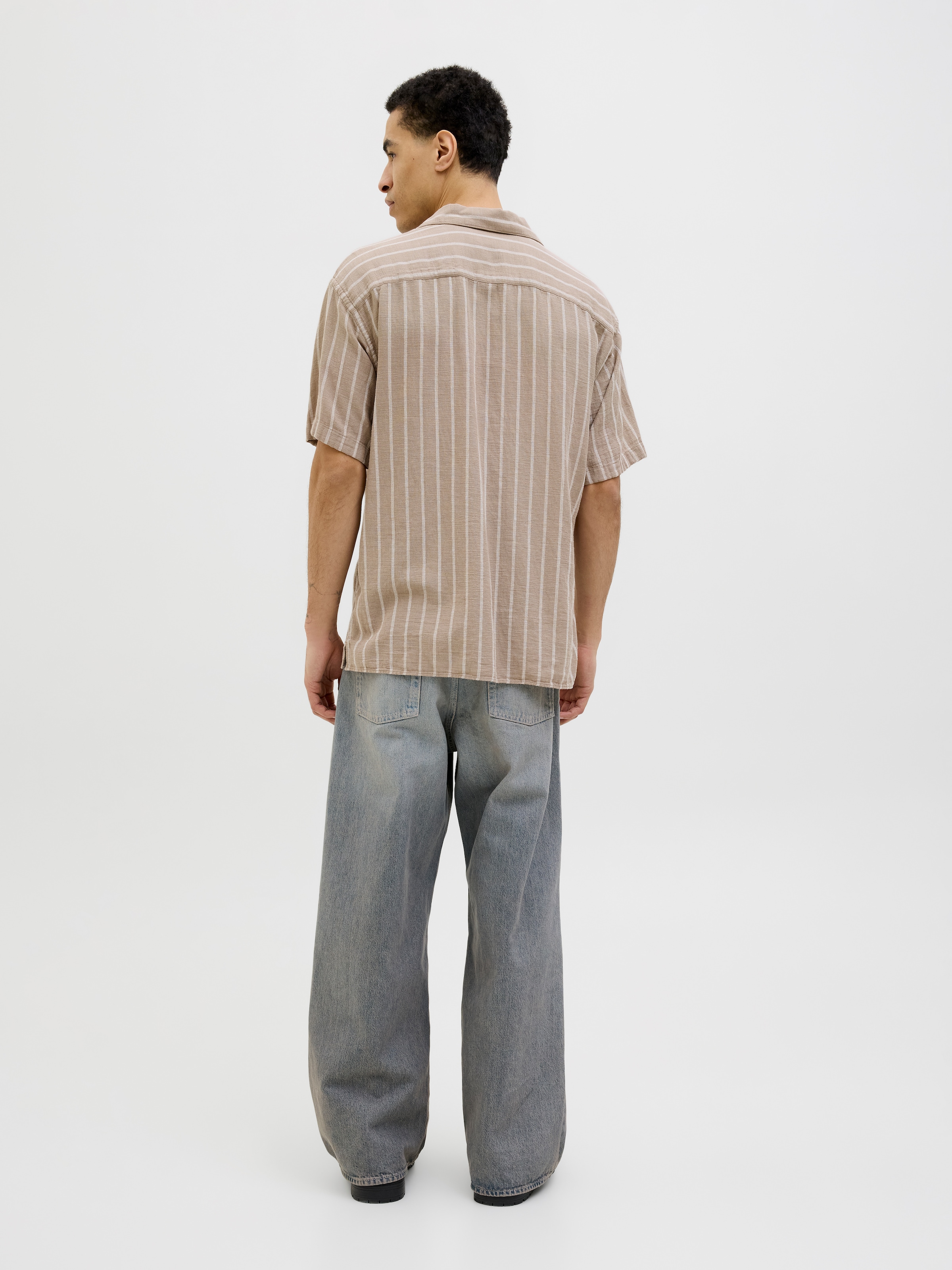 Jack & Jones Kurzarmhemd »JJEENZO STRIPE RESORT SHIRT SS SN« mit Streifen Muster