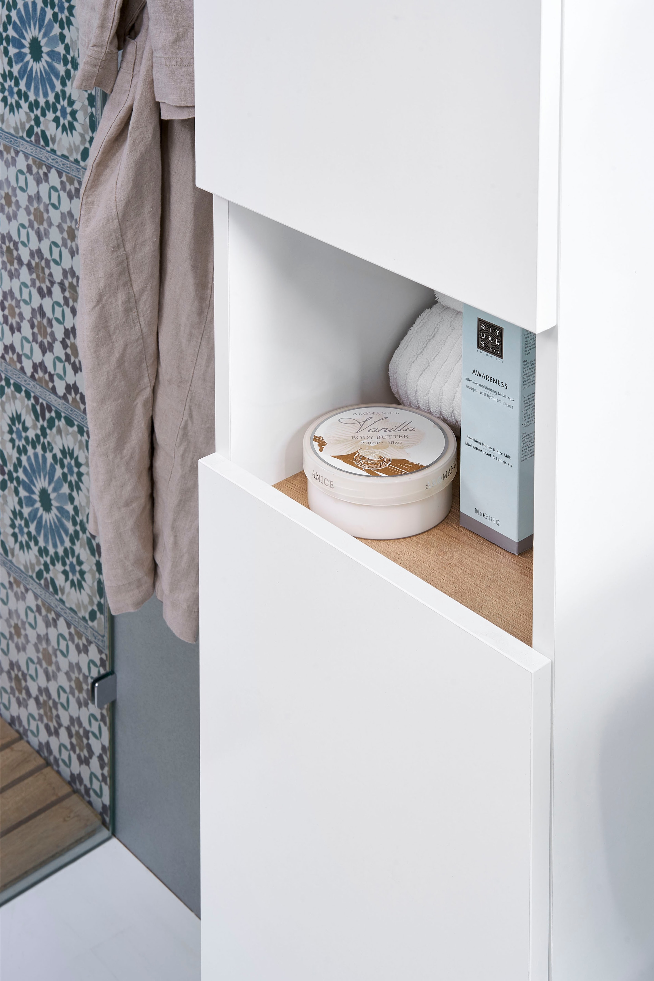 Saphir Armoire intermédiaire »Quickset 947 Badschrank 30 cm breit, 2 Türen, 1 Nische« Armoire de salle de bain midi avec amortisseur de porte, blanc brillant, sans poignée