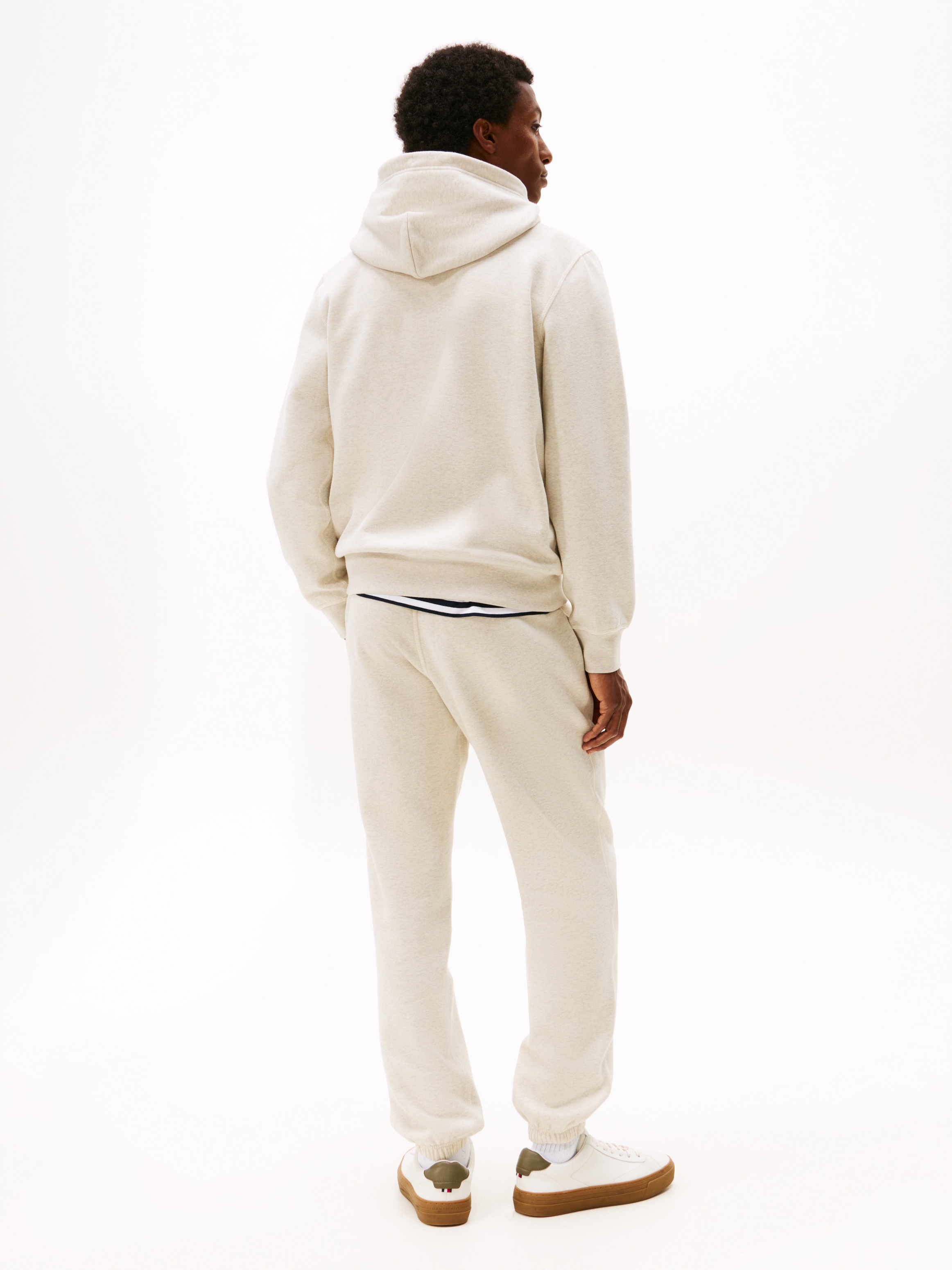 Tommy Hilfiger Hoodie »ESS SEASONAL FLEECE HOODY mit Kapuze und Kängurutasche«, unifarben, casual, regular fit, Baumwollmix, Kapuze
