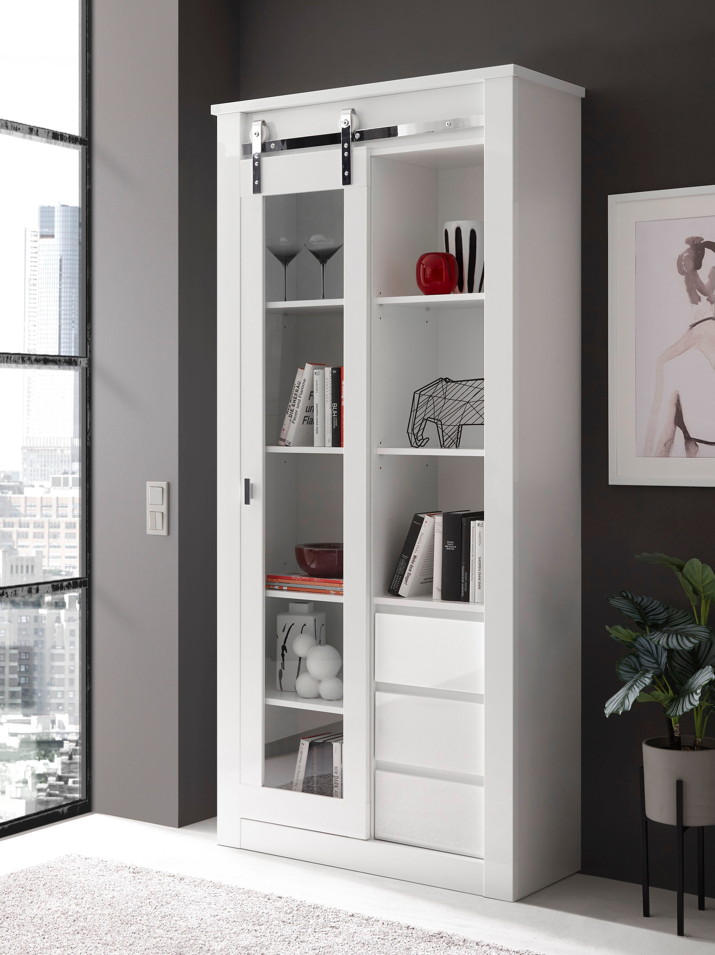 Home affaire Vitrine »Daytona, moderner Hochschrank, Glasvitrine in Weiss Hochglanz« mit Schiebetürenbeschlag in Chrom-Optik, ausreichend Stauraum