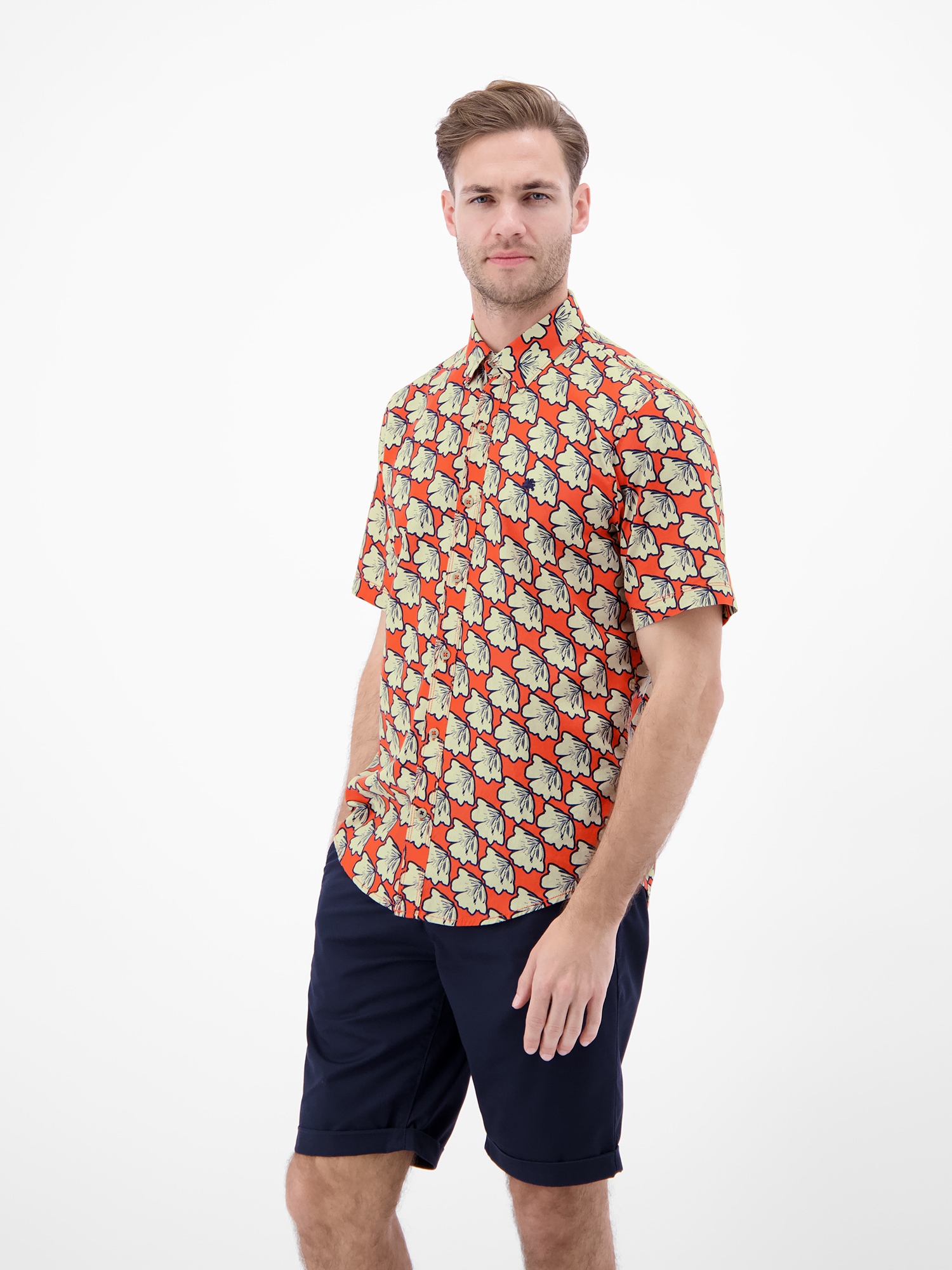 LERROS Chemise à manches courtes »Kurzarmhemd mit floralem All-over-Print«