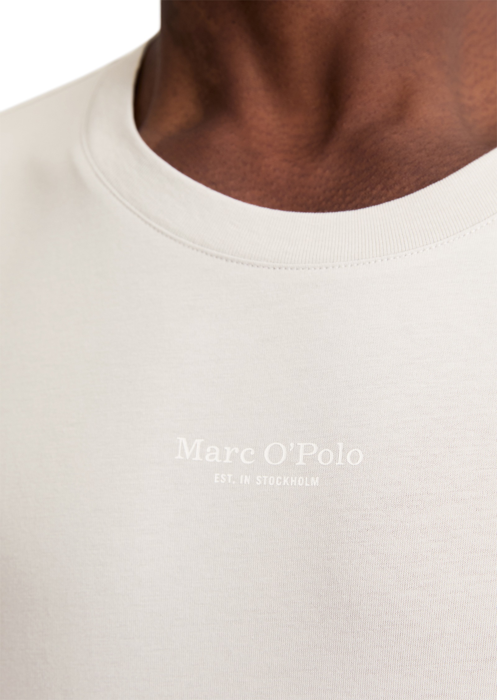 Marc O'Polo T-shirt ein kleines, dezentes Logo in Kontrastfarbe ziert die Brust