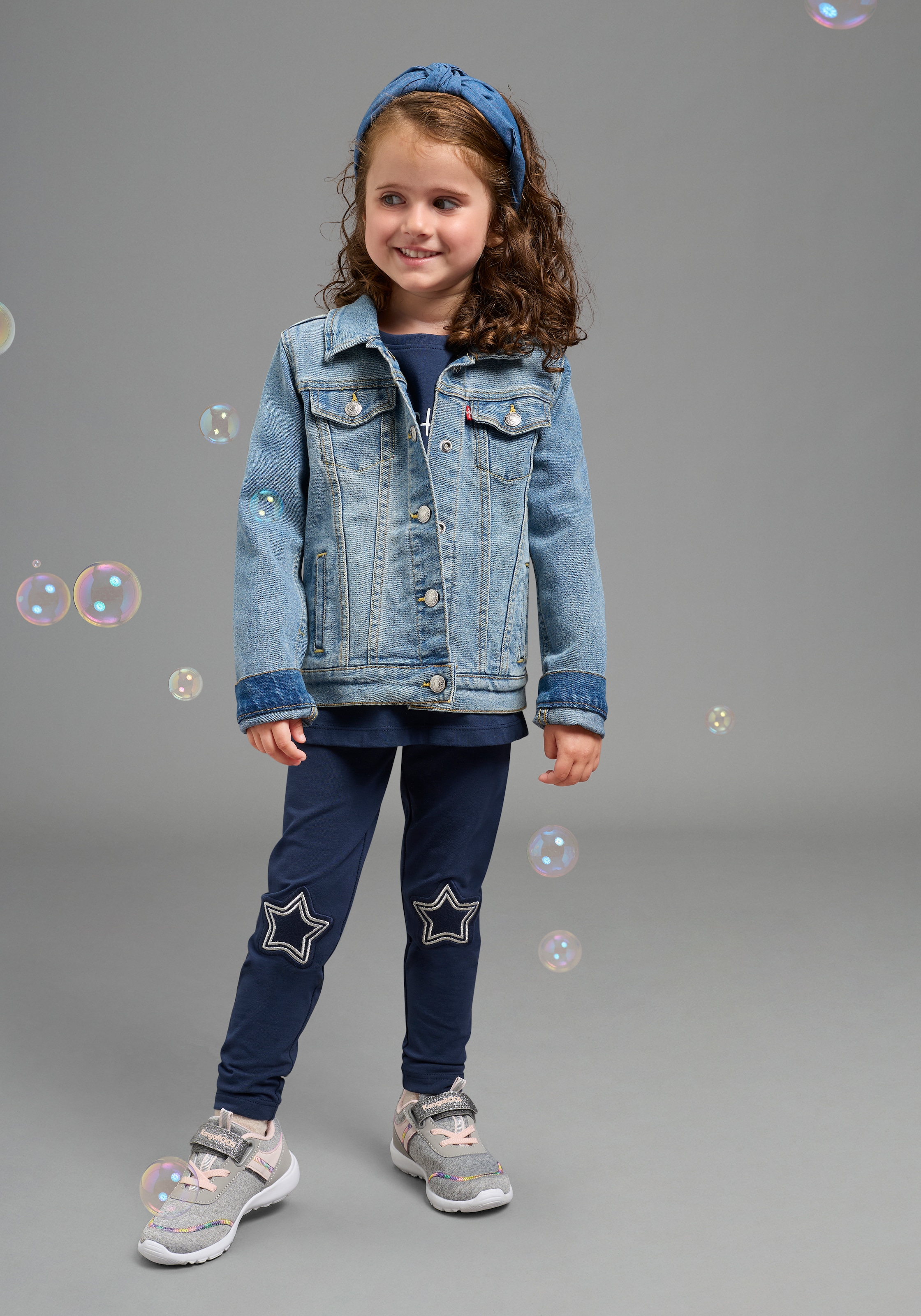 KIDSWORLD Leggings »Süsse Leggings mit Sternenapplikation«  coupe slim extra étroite, avec élastique intérieur