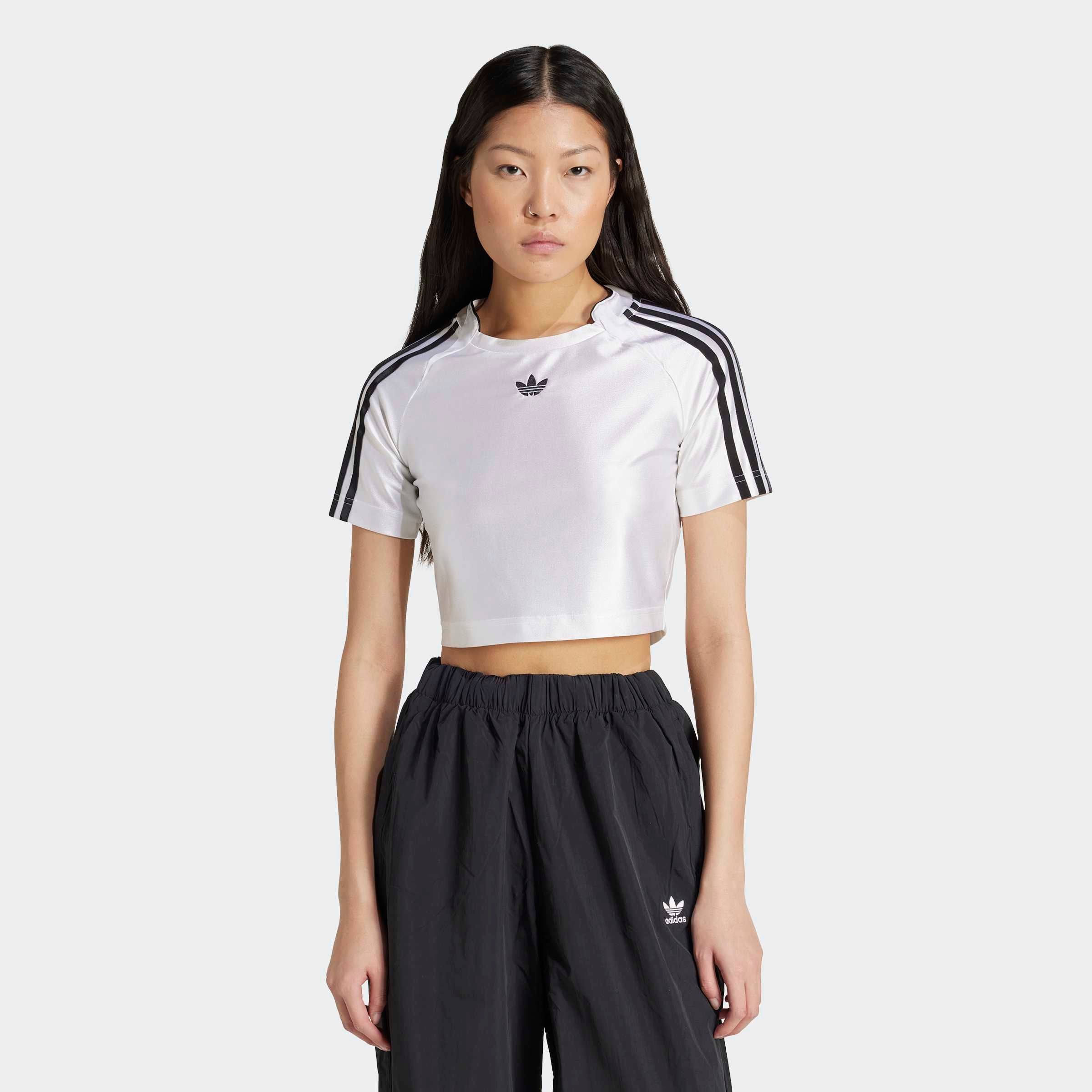 adidas Originals T-Shirt »TEAMGEIST TOP« bauchfrei, schmale Passform, mit Elasthan, aus Baumwollmix
