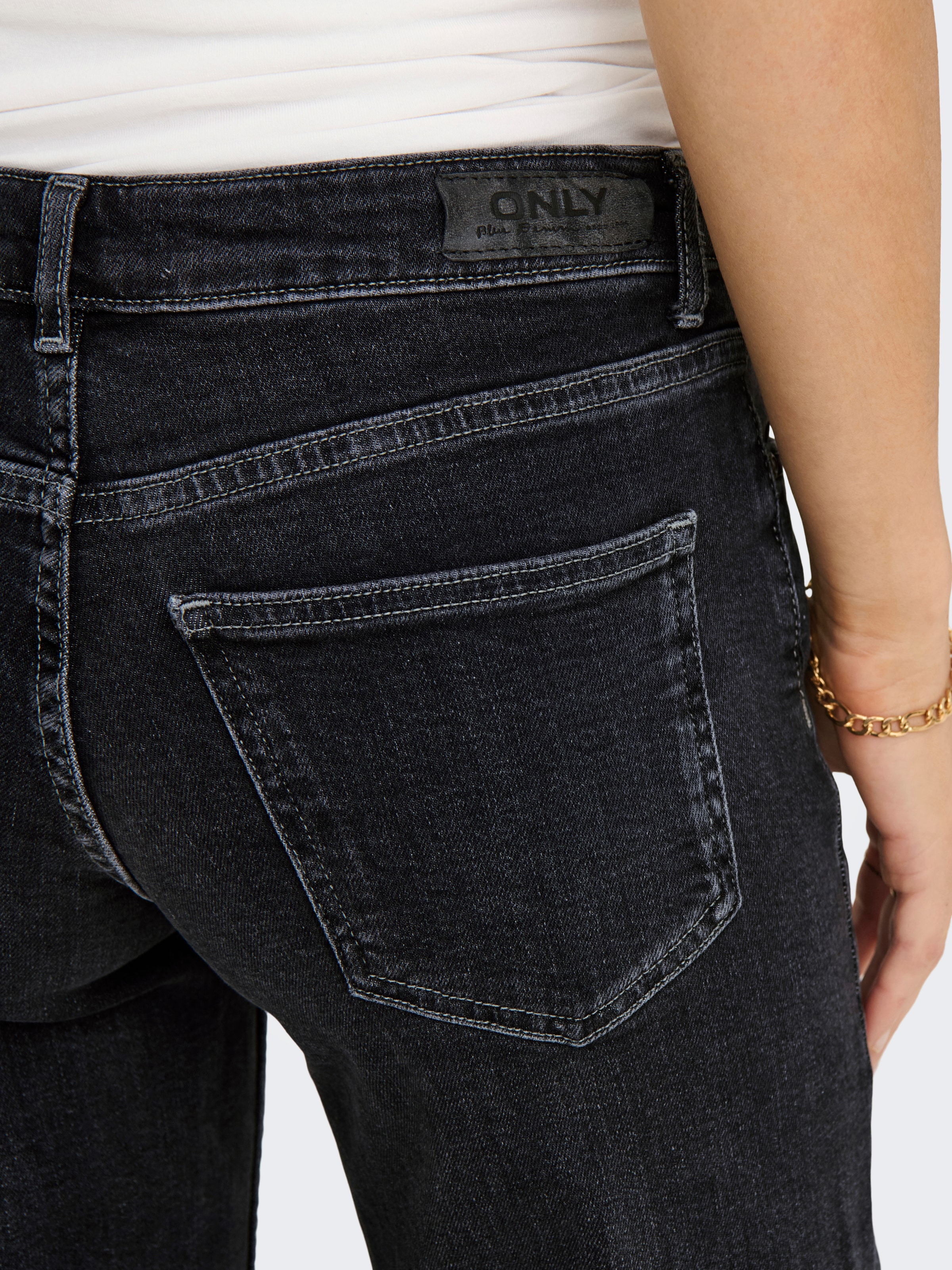 ONLY Jeans droit »ONLJUDY-O LW WIDE LEG DNM TAI850 NOOS« in dunkler Waschung, gerade Form, niedrige Leibhöhe