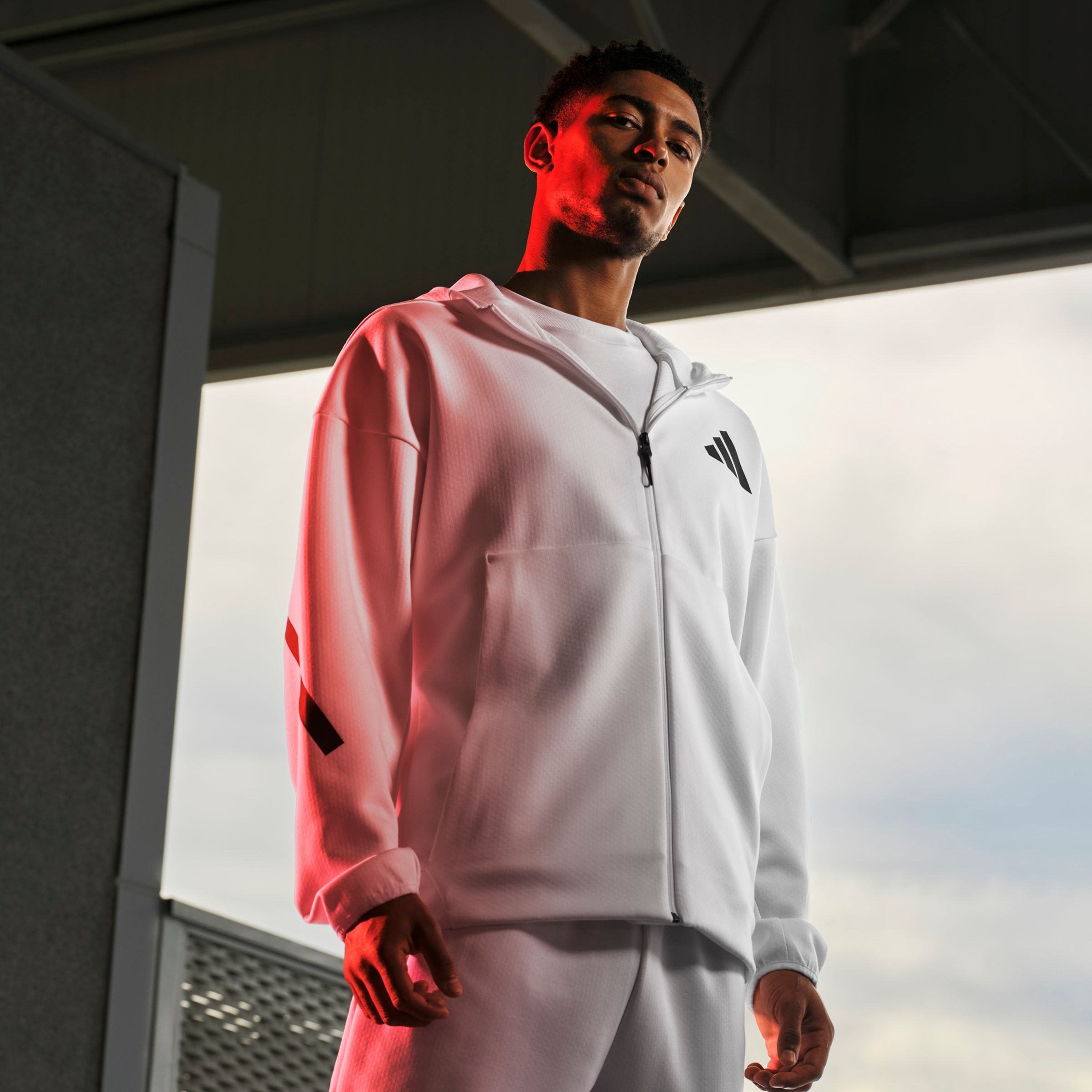 adidas Sportswear Kapuzensweatshirt »NEW ADIDAS Z.N.E. ZIP-HOODIE«, für sportliche Aktivitäten, aus Polyester und Baumwolle

