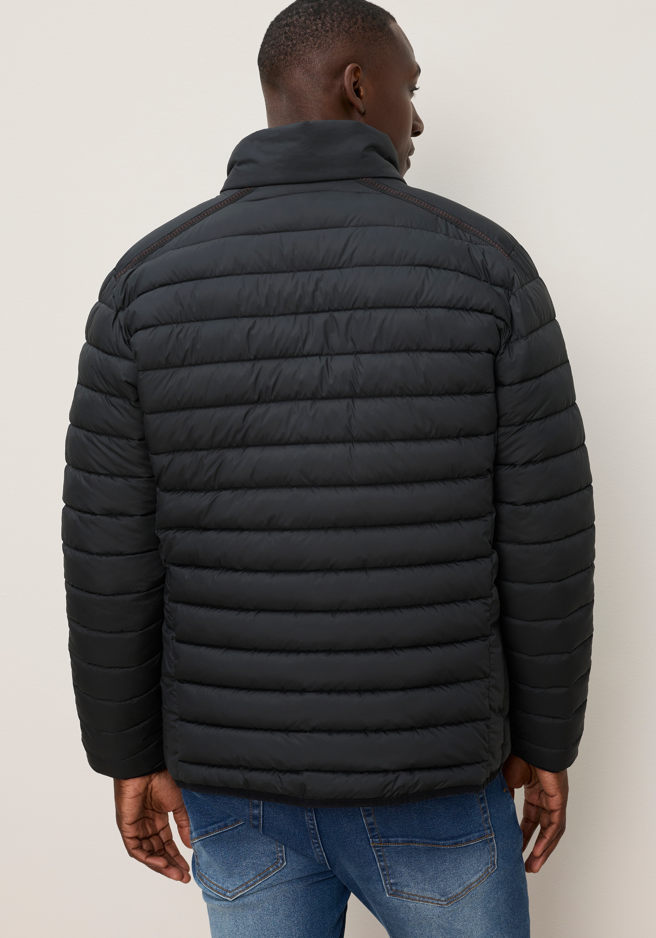 KangaROOS Steppjacke figurumspielende Passform, hüftlange Schnittform, mit Reissverschluss