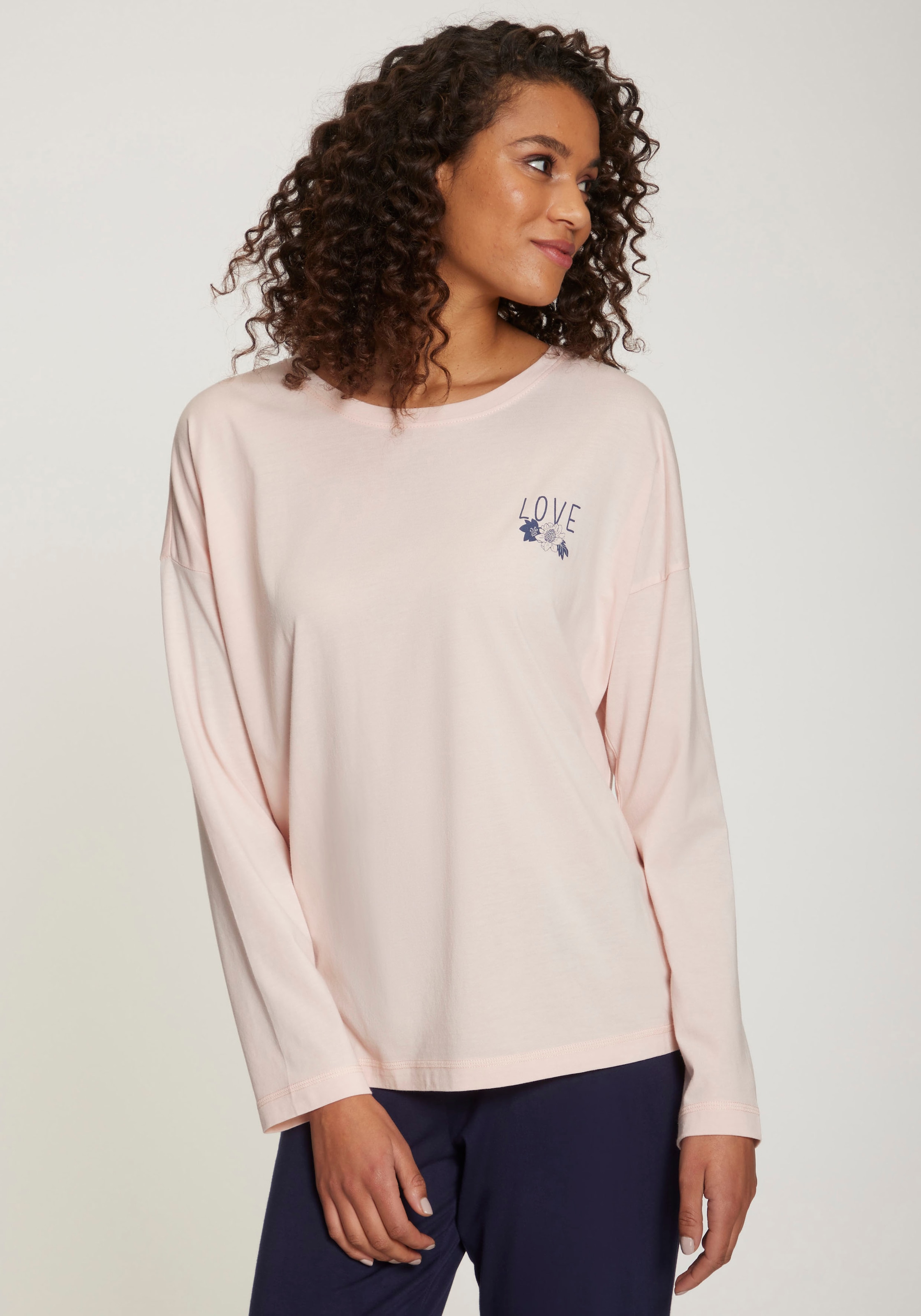 Vivance Dreams Langarmshirt mit kleinem Brust-Print