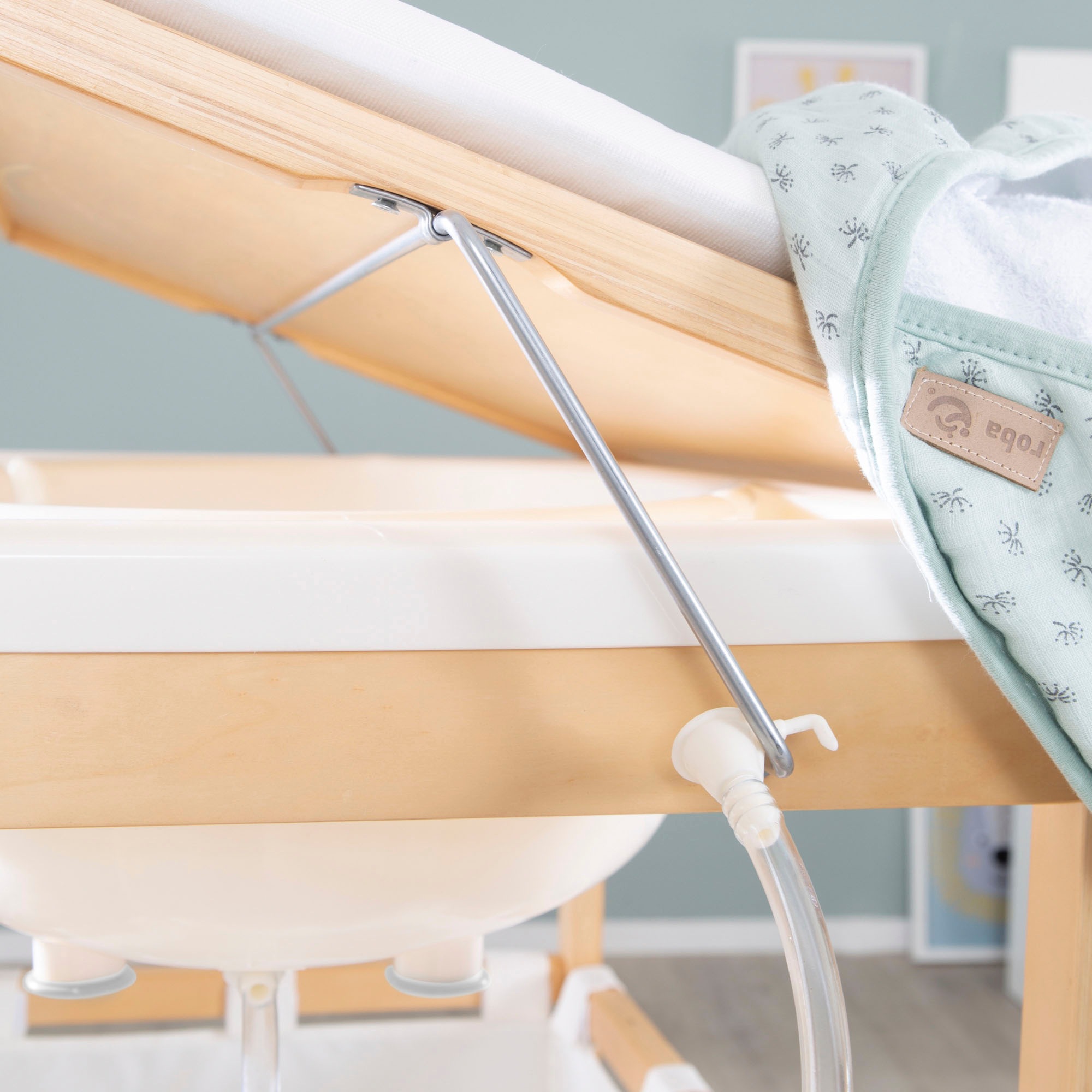 roba® Bade- und Wickelregal »Baby Pool, natur« bis 15 kg inkl. Wickelauflage weiss 47 cm