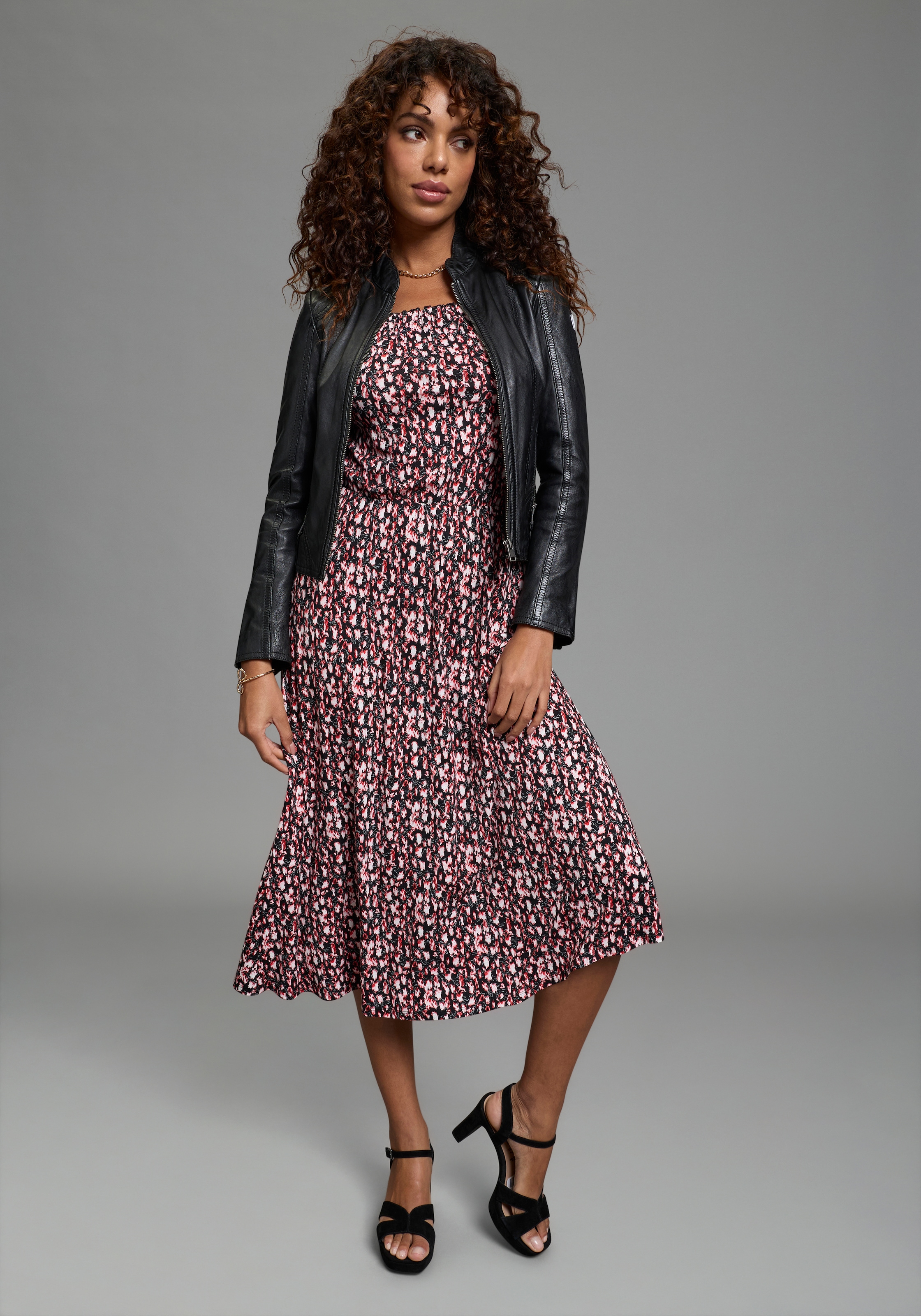 Bruno Banani Maxikleid aus Viskose und Elasthan, mit geblümter Optik