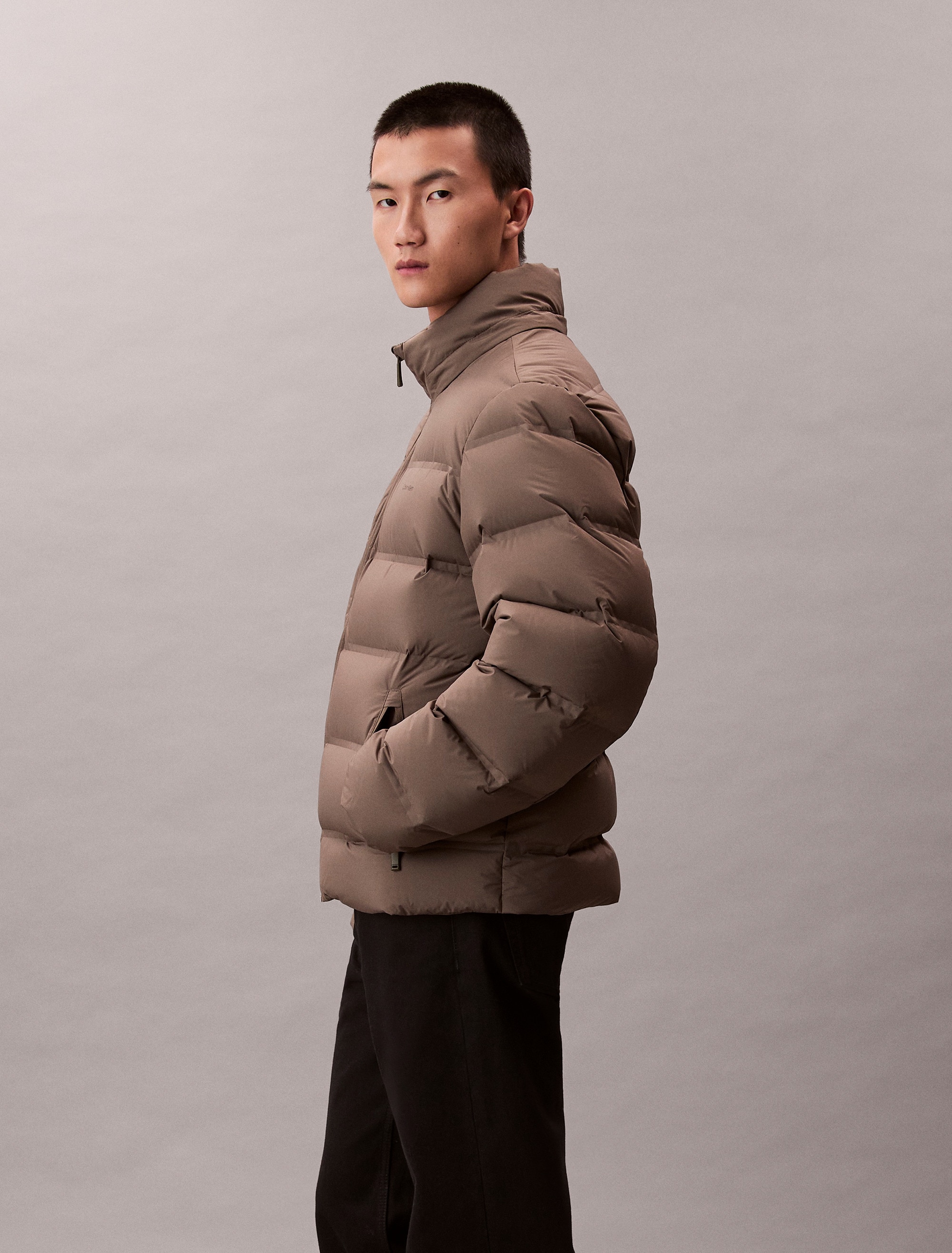 Calvin Klein Veste matelassée »LS QUILTED BONDED CHANNEL HD PUF« sans capuche avec col rond, coupe regular fit