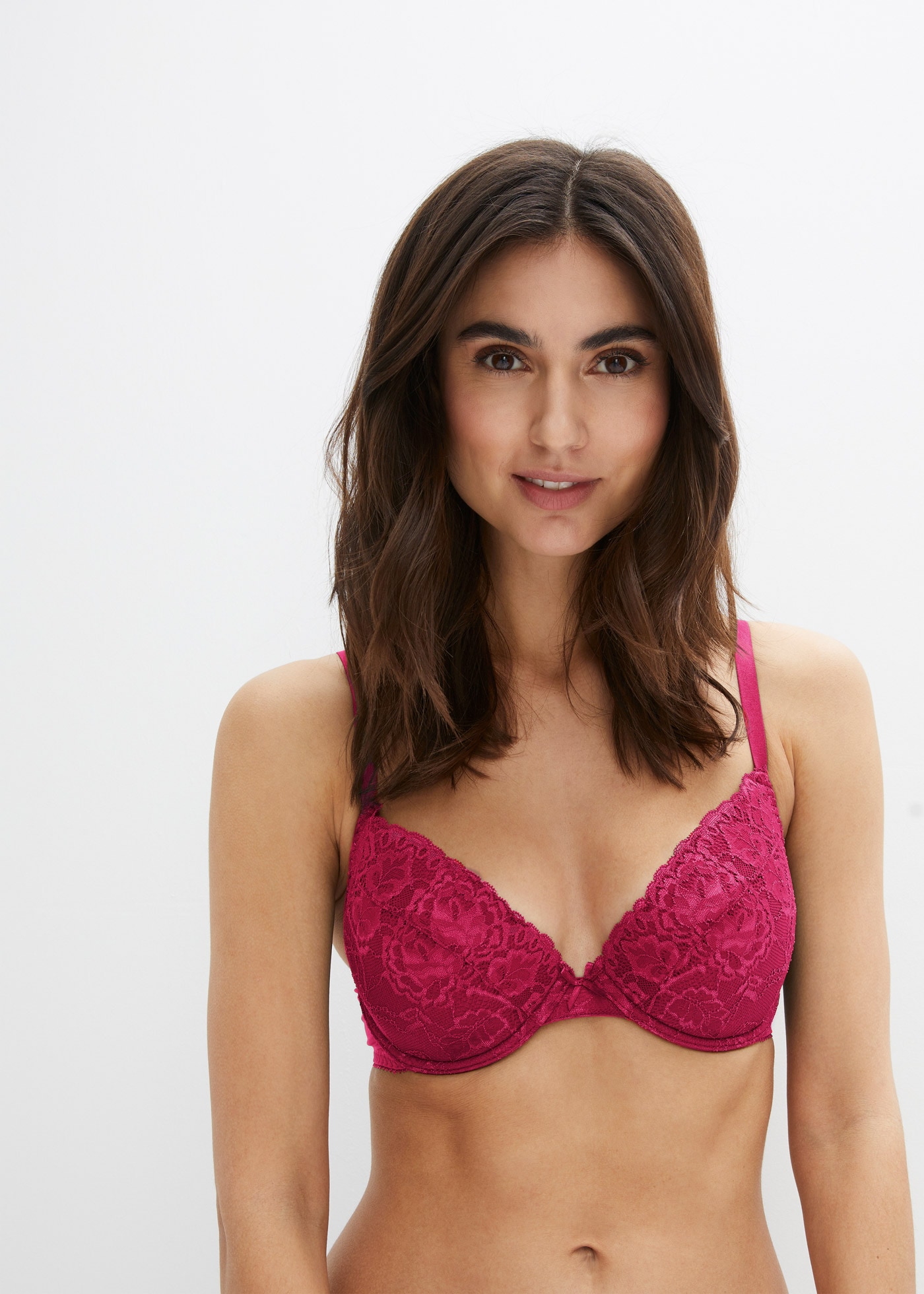 bonprix Soutien-gorge push-up »Push-up-BH mit feiner Spitze (3er Pack)« Packung, 3 cuis leicht wattierte Cups, mit feinem Allover-Spitze, mit Baumwollfutter