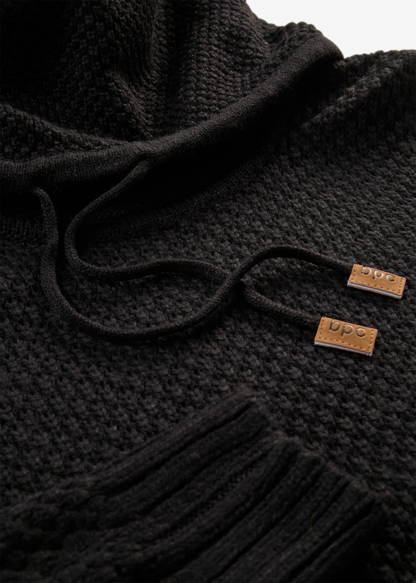 bonprix Robe en tricot »Strickkleid mit Schalkragen« longueur genou, avec col châle, coupe slim fit