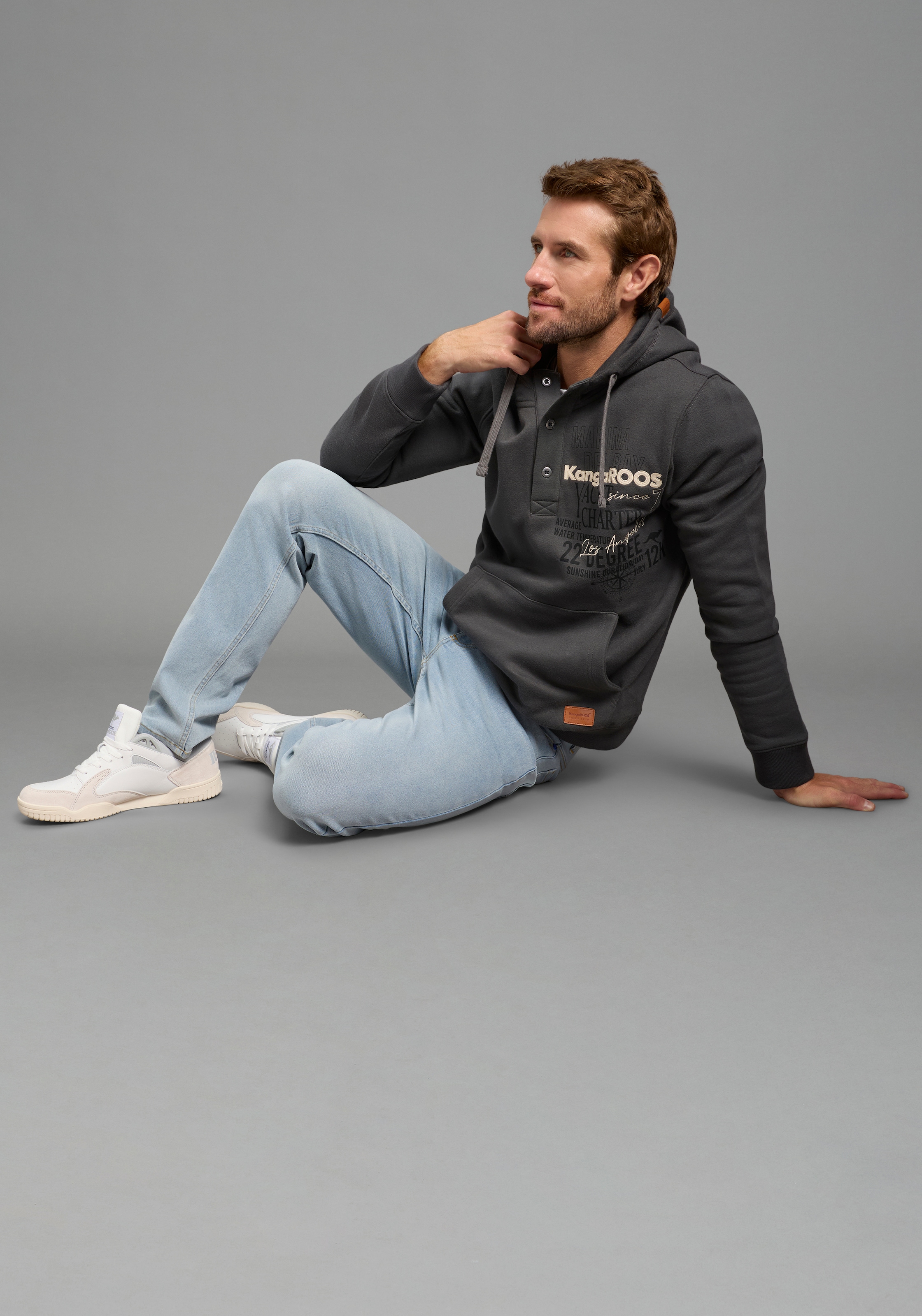 KangaROOS Sweat à capuche , mit Kapuze und Kordelzug, mit Kängurutasche, Langarm-Design
