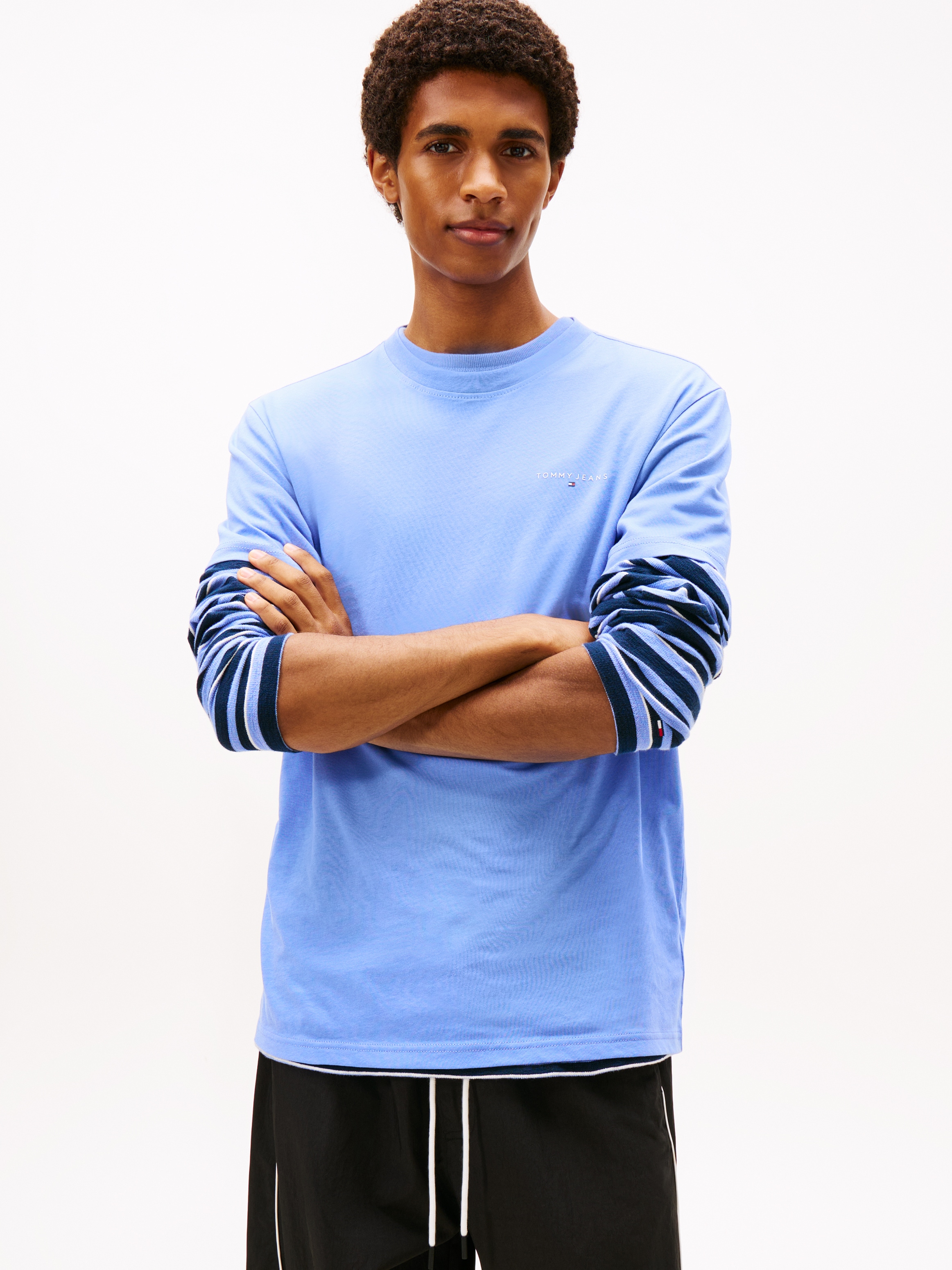 Tommy Jeans T-shirt »TJM SLIM LINEAR CHEST TEE EXT« avec encolure ronde