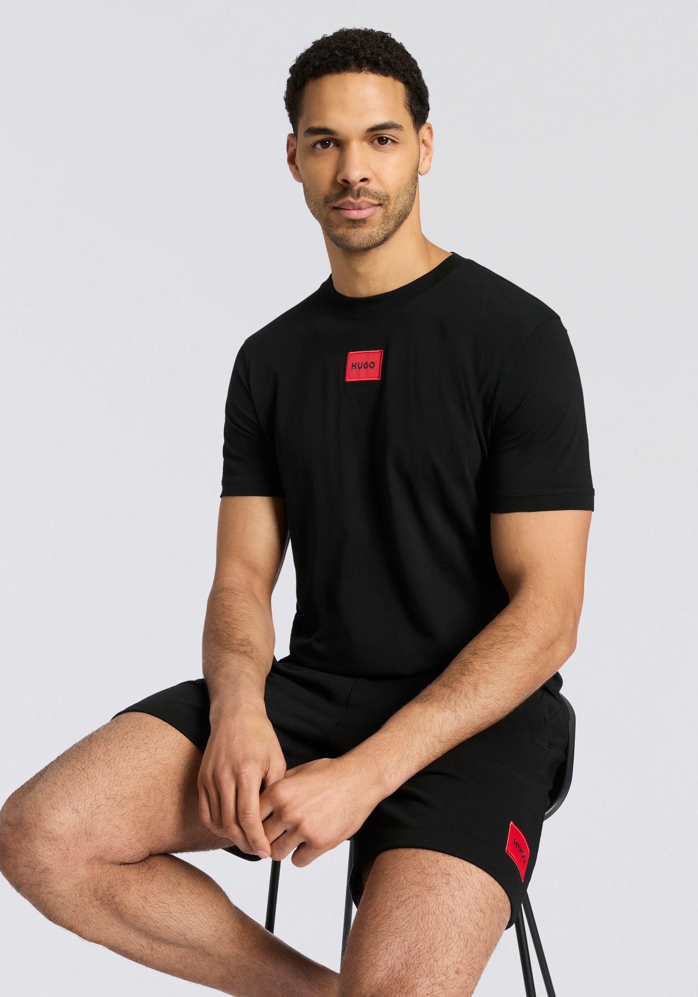 HUGO T-shirt »Diragolino« Rundhalsausschnitt, Regular Fit, Logo-Label