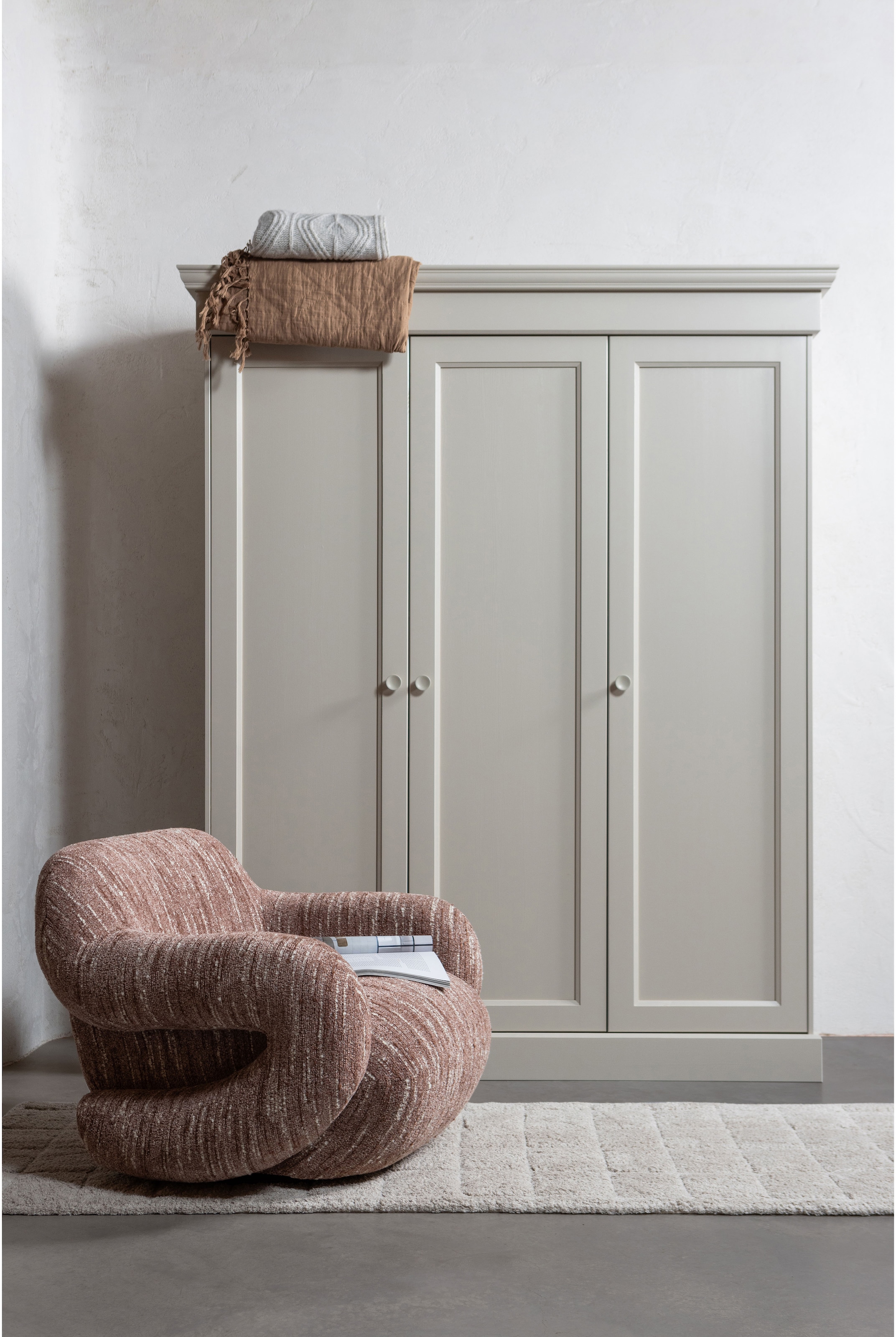 WOOOD Armoires à vêtements »Olivia FSC®-Kiefernholz mit Hängebereich, H 212 x B 171 x T 63 cm« capacité de charge 10 kg par étagère, options d'étagères disponibles