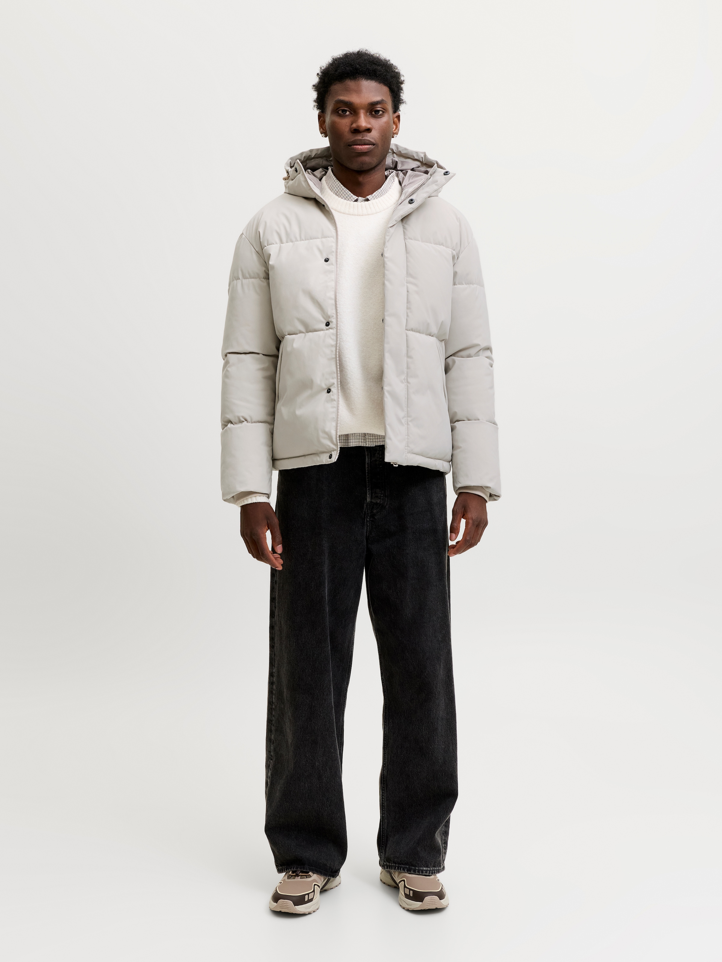 Jack & Jones Veste matelassée »JJESOHO PUFFER HOOD AW26 SN« avec capuche fibre synthétique, coupe régulière