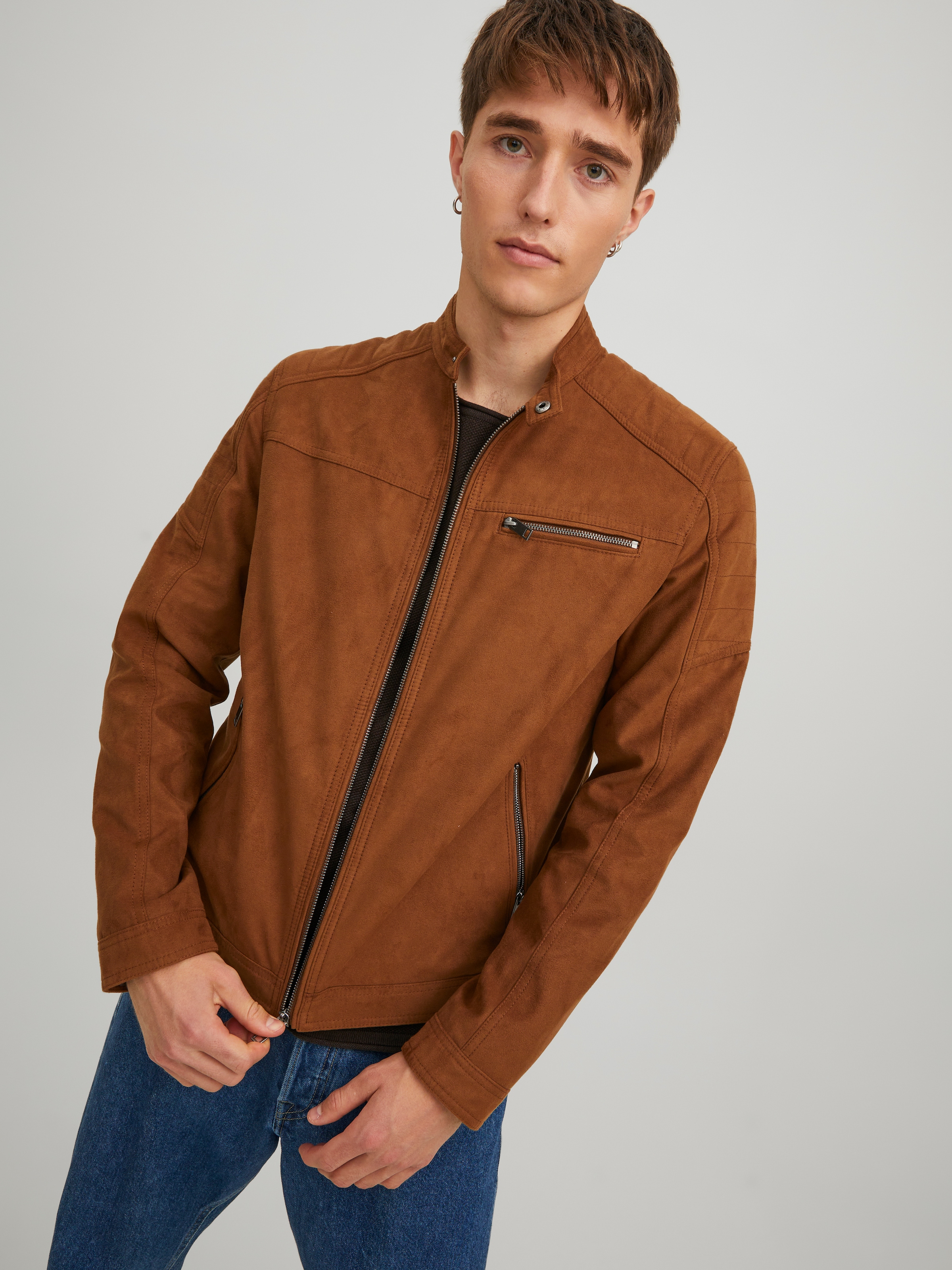 Jack & Jones Lederimitatjacke »JJEROCKY in Kunstlederoptik mit Reissverschlusstaschen« ohne Kapuze unifarben, modisch, regular fit, Lederimitat