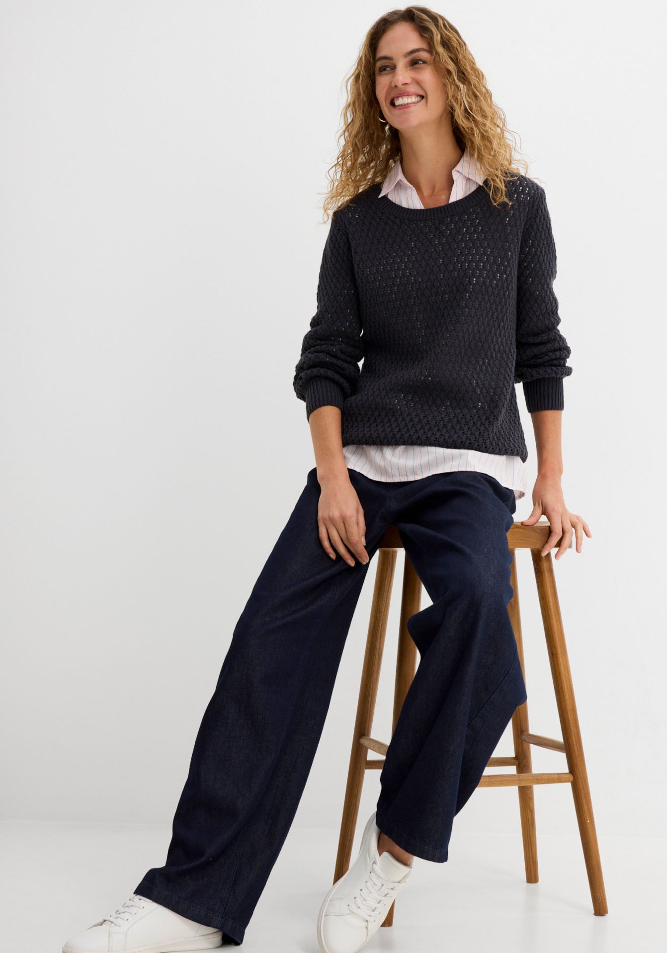 bonprix Pull en tricot Tricot structuré avec une forte teneur en coton, col rond,