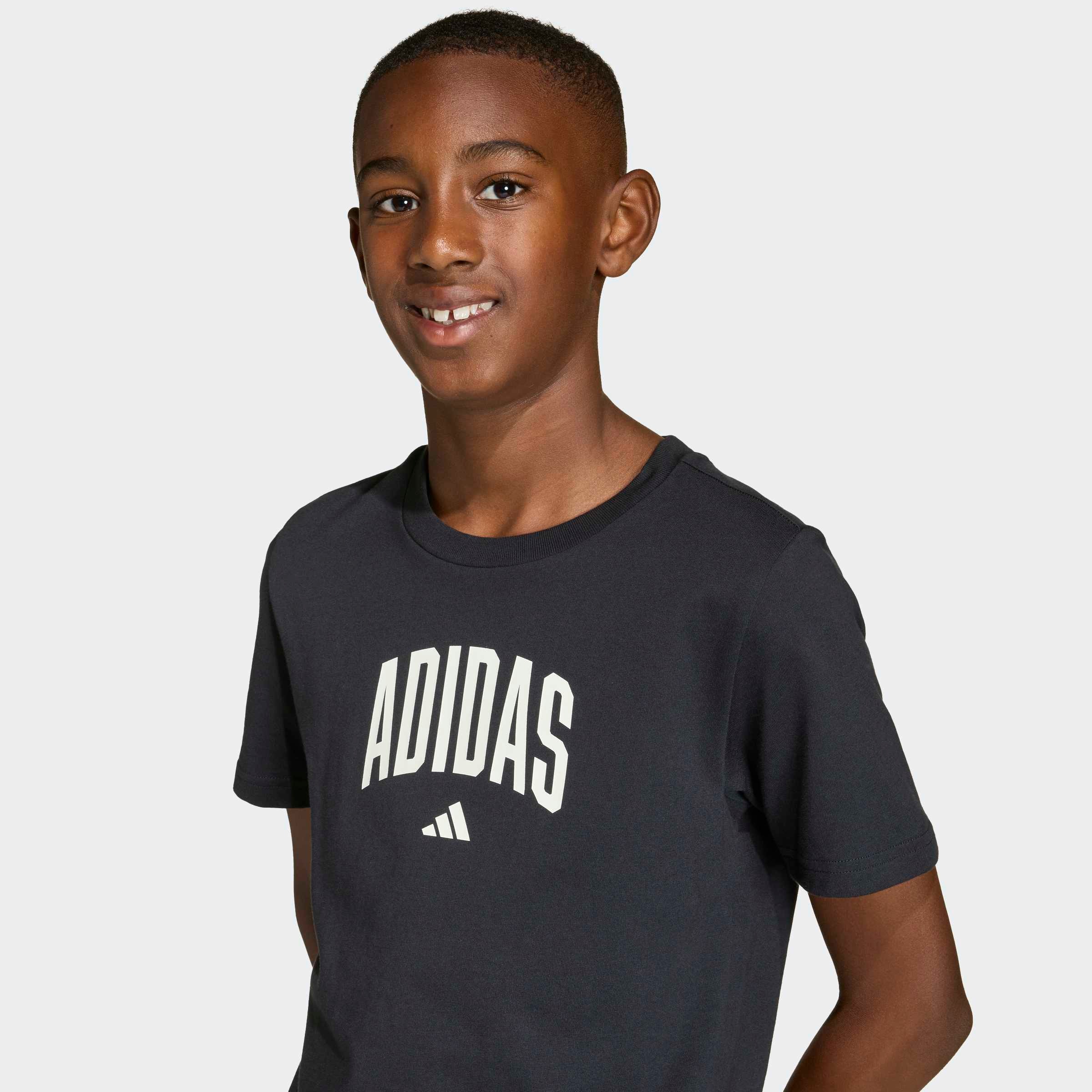 adidas Sportswear T-shirt »COLLEGIATE GRAPHIC KIDS« für Kinder, mit grafischem Design, aus Baumwolle
