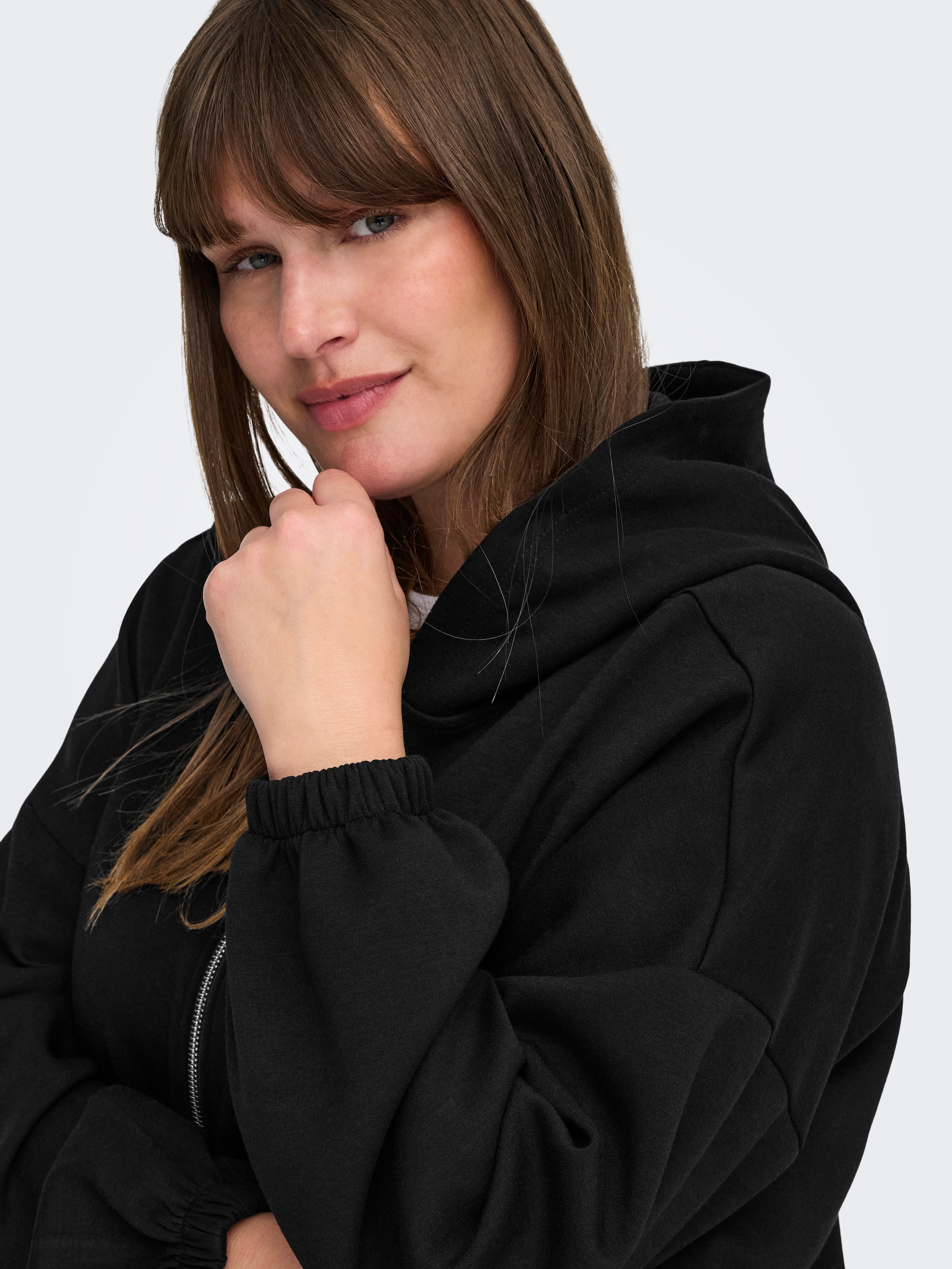 ONLY CARMAKOMA Sweat à capuche »CARSCARLETT LS ELASTIC ZIP HOOD SWT NOOS«
