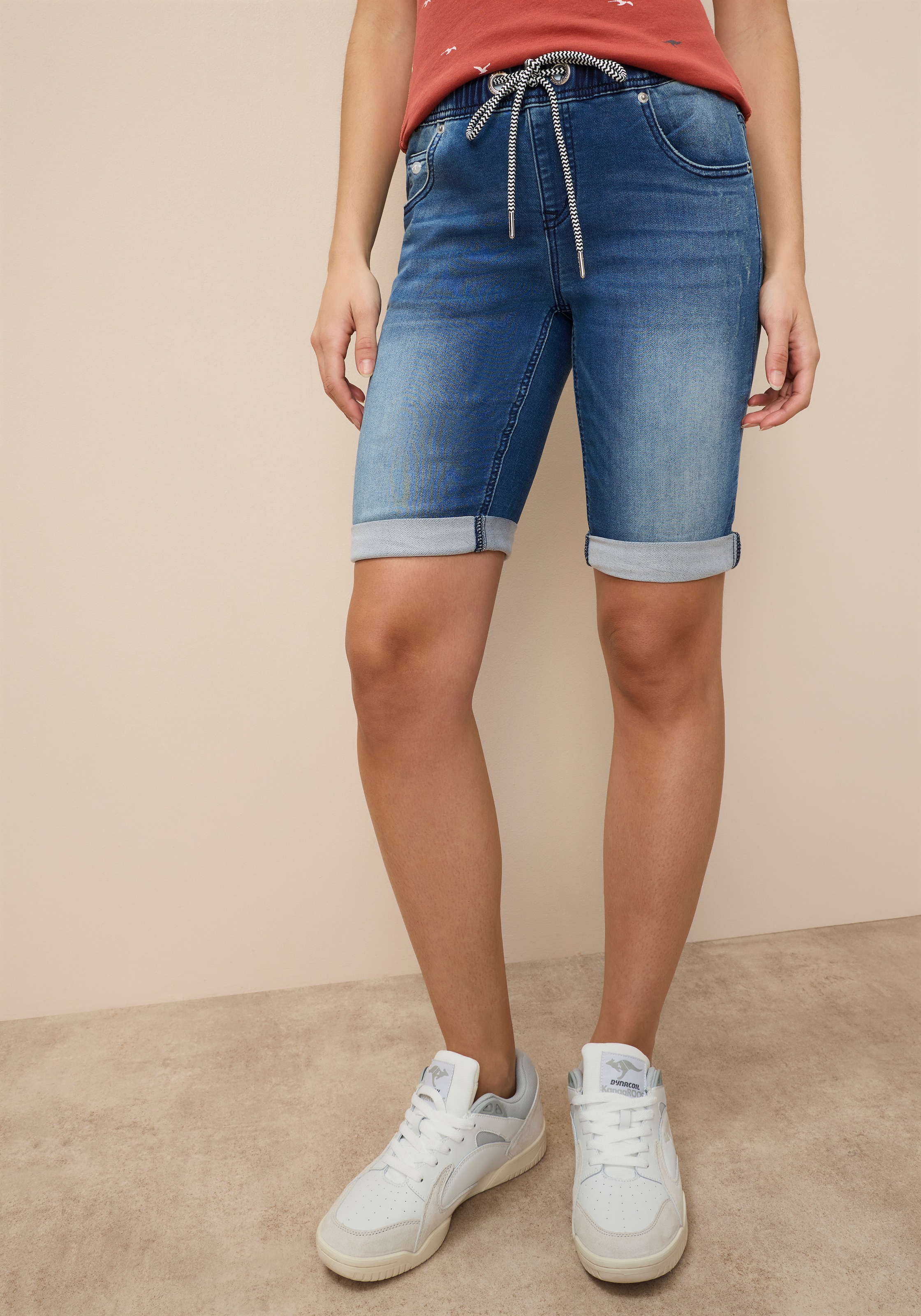 KangaROOS Jogg-Jeansbermudas gerade geschnittenes Bein, elastischer Tunnelzugbund