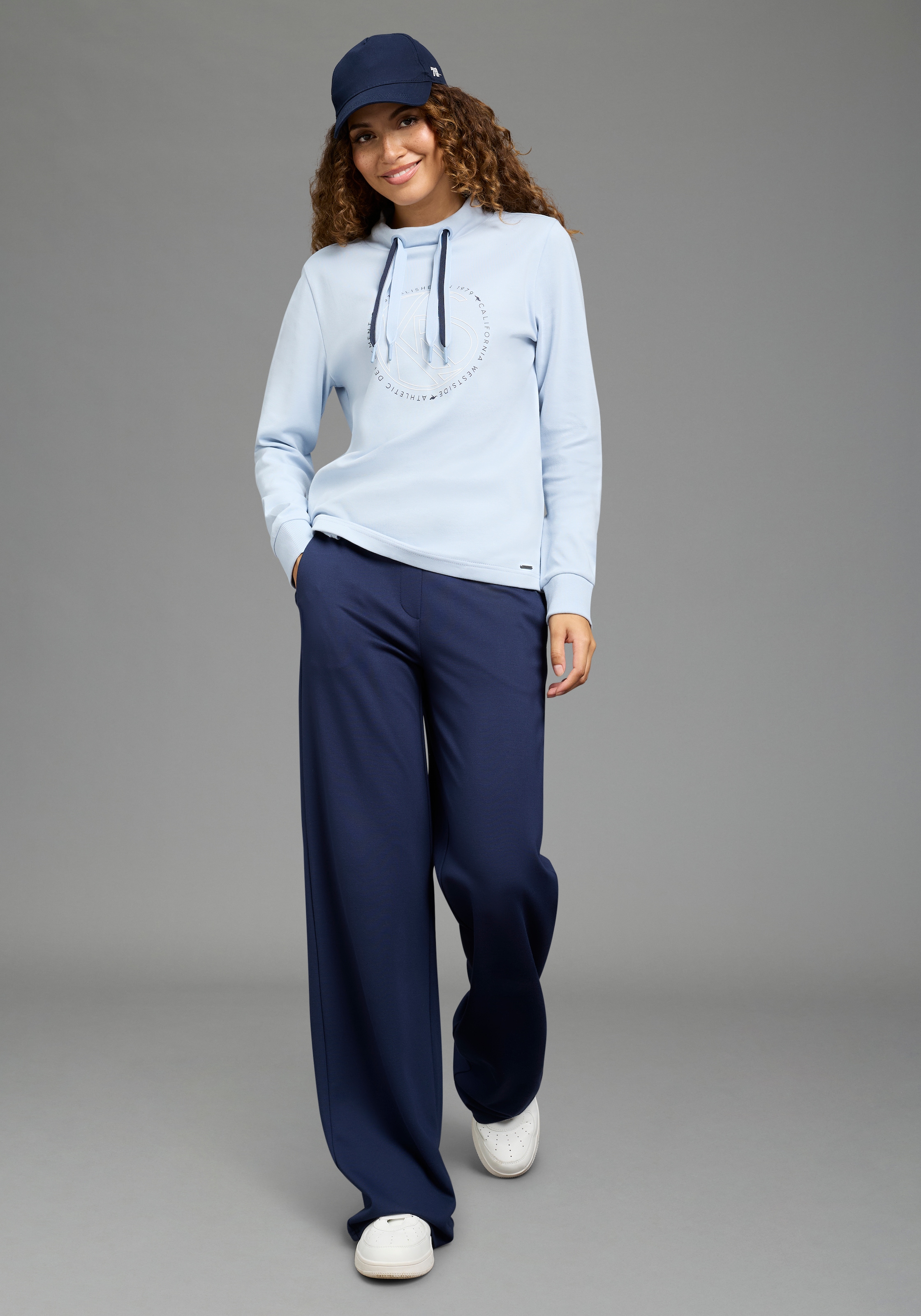 KangaROOS Sweatshirt , mit Metalllabel, hüftbedeckende Länge, auch in grossen Grössen
