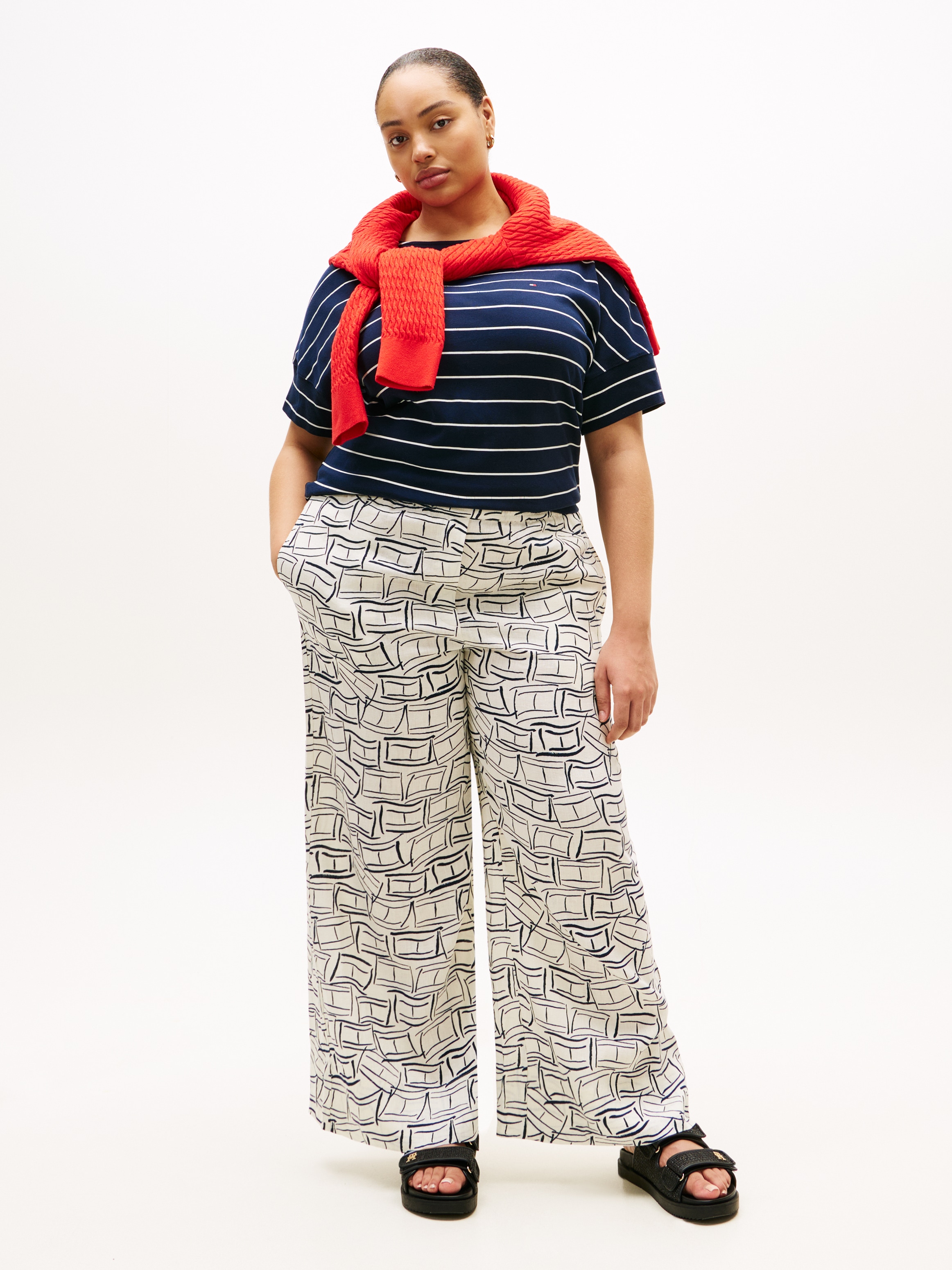 Tommy Hilfiger Curve Kurzarmshirt »CRV MDRN CODY CAP SLV C-NK TEE« in grossen Grössen