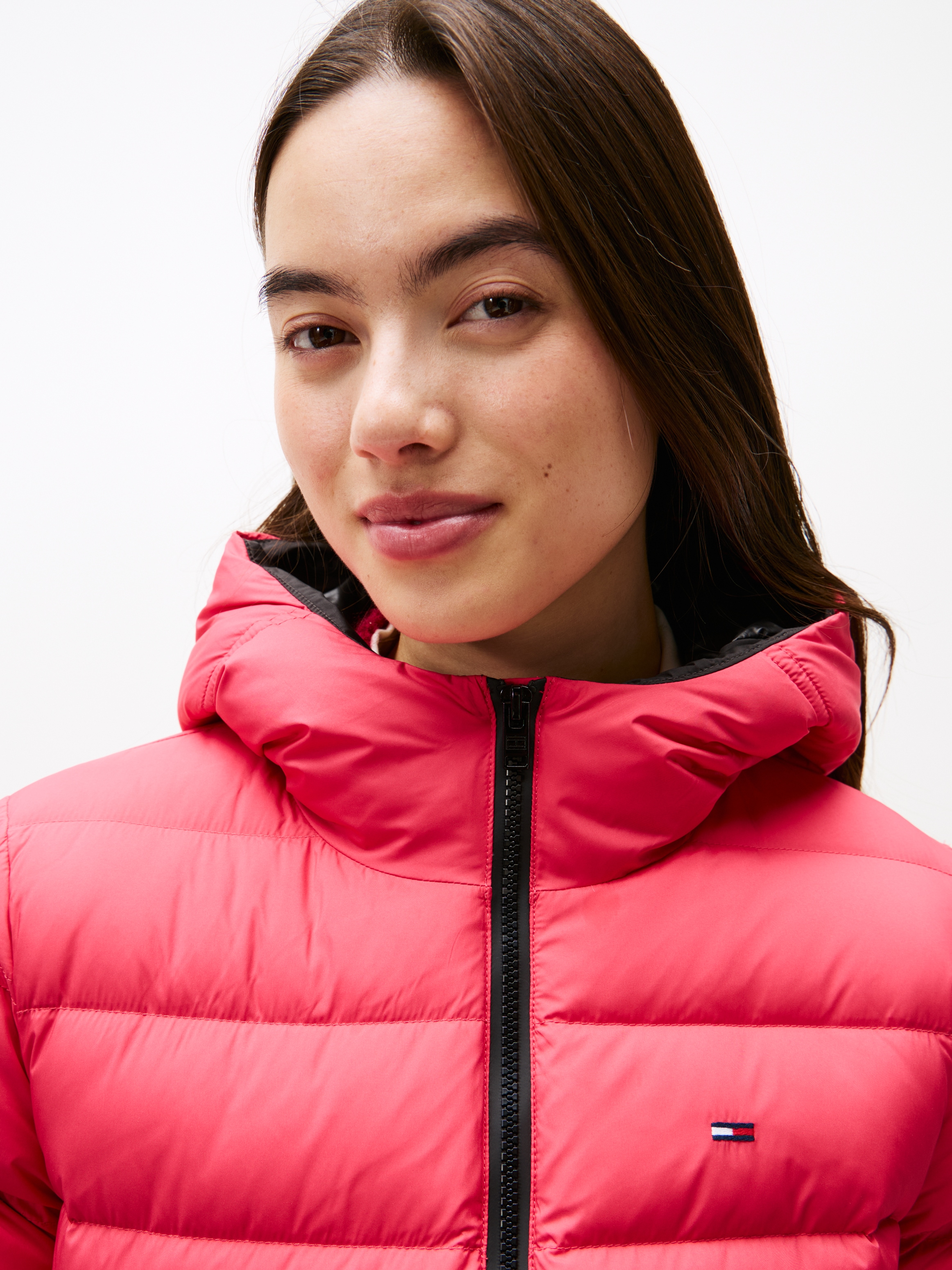 Tommy Jeans »TJW SLIM HOOD PRNT DOWN JCKT EXT« mit Kapuze