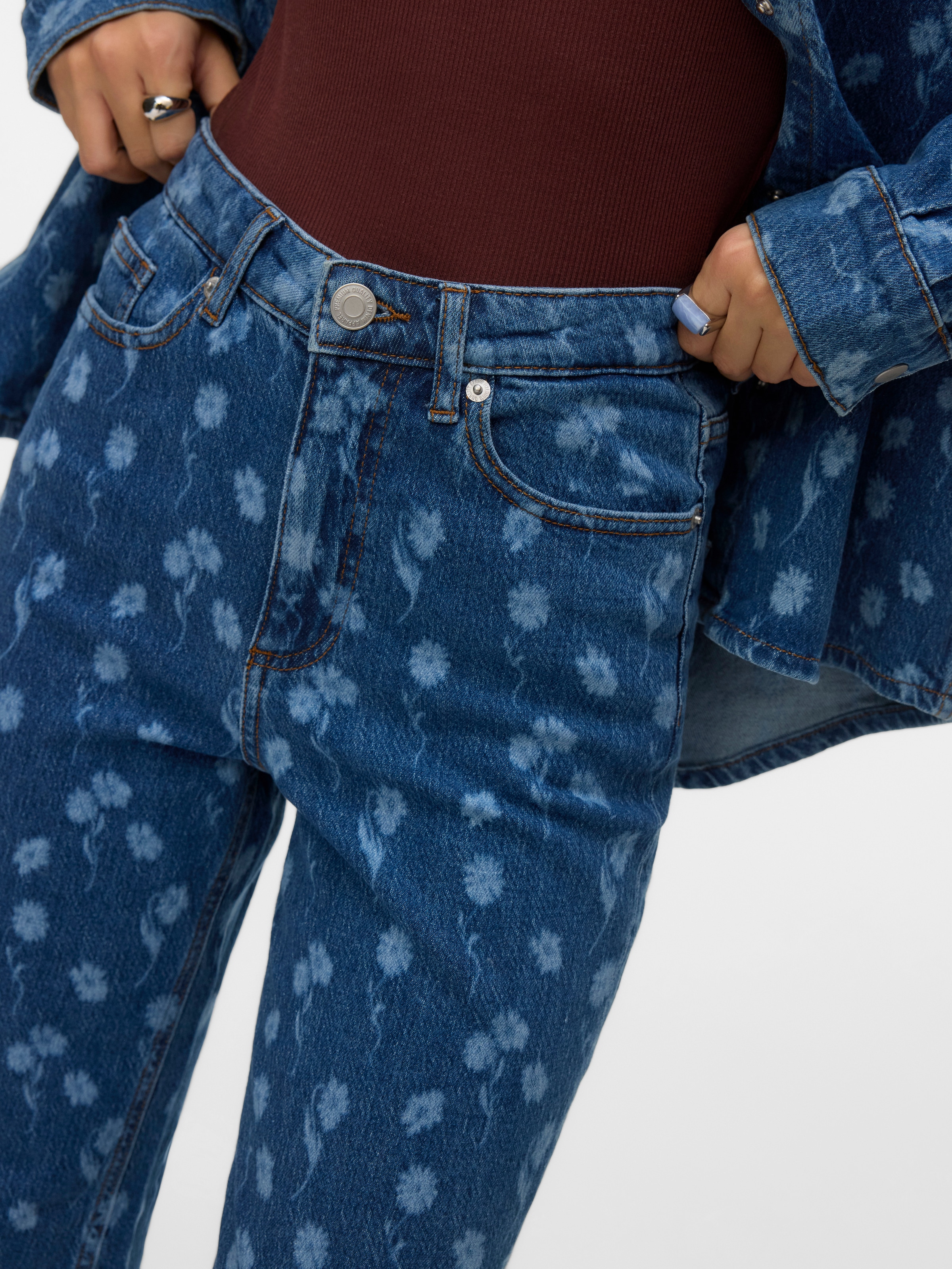Vero Moda Jeans droit »VMTESSA HR WIDE FLOWER DENIM JEANS RA380« mit Blumenmuster