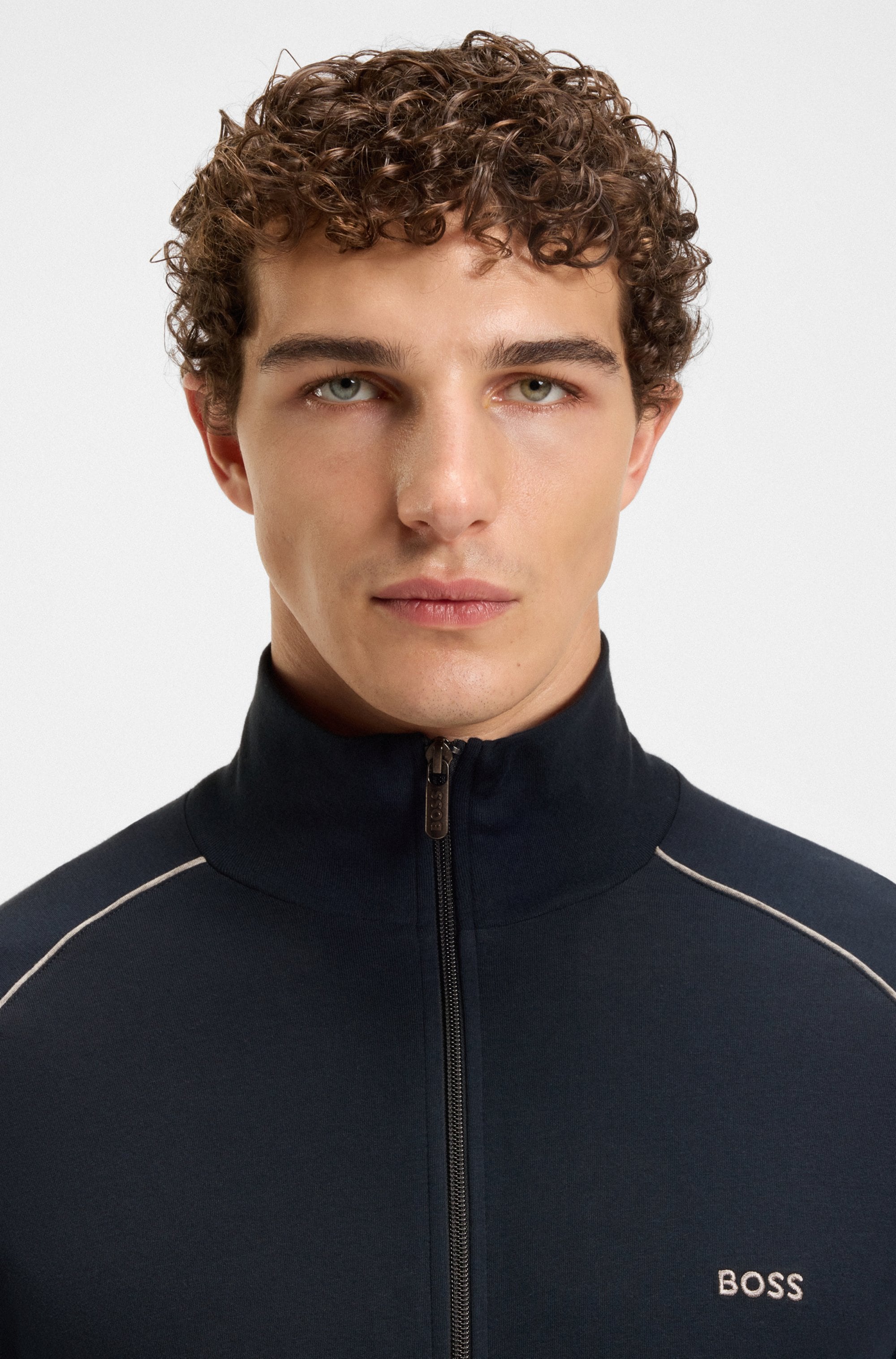 BOSS Sweatjacke »Mix&Match Jacket Z« mit Kontrastnaht am Ärmel