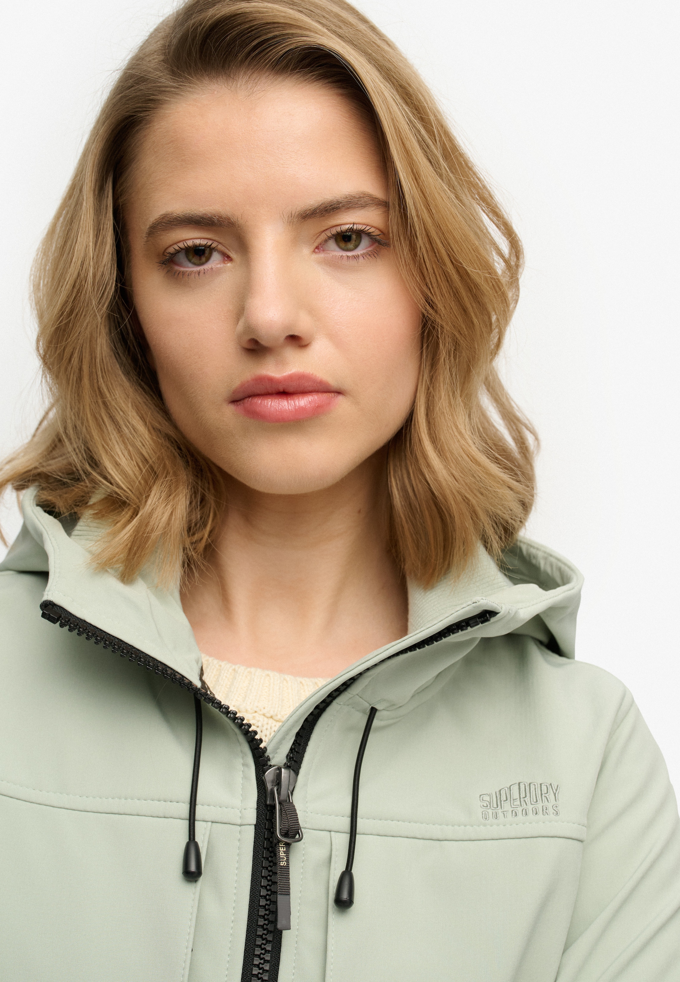 Superdry Outdoorjacke »HOODED CLASSIC TREKKER JACKET« mit Kapuze