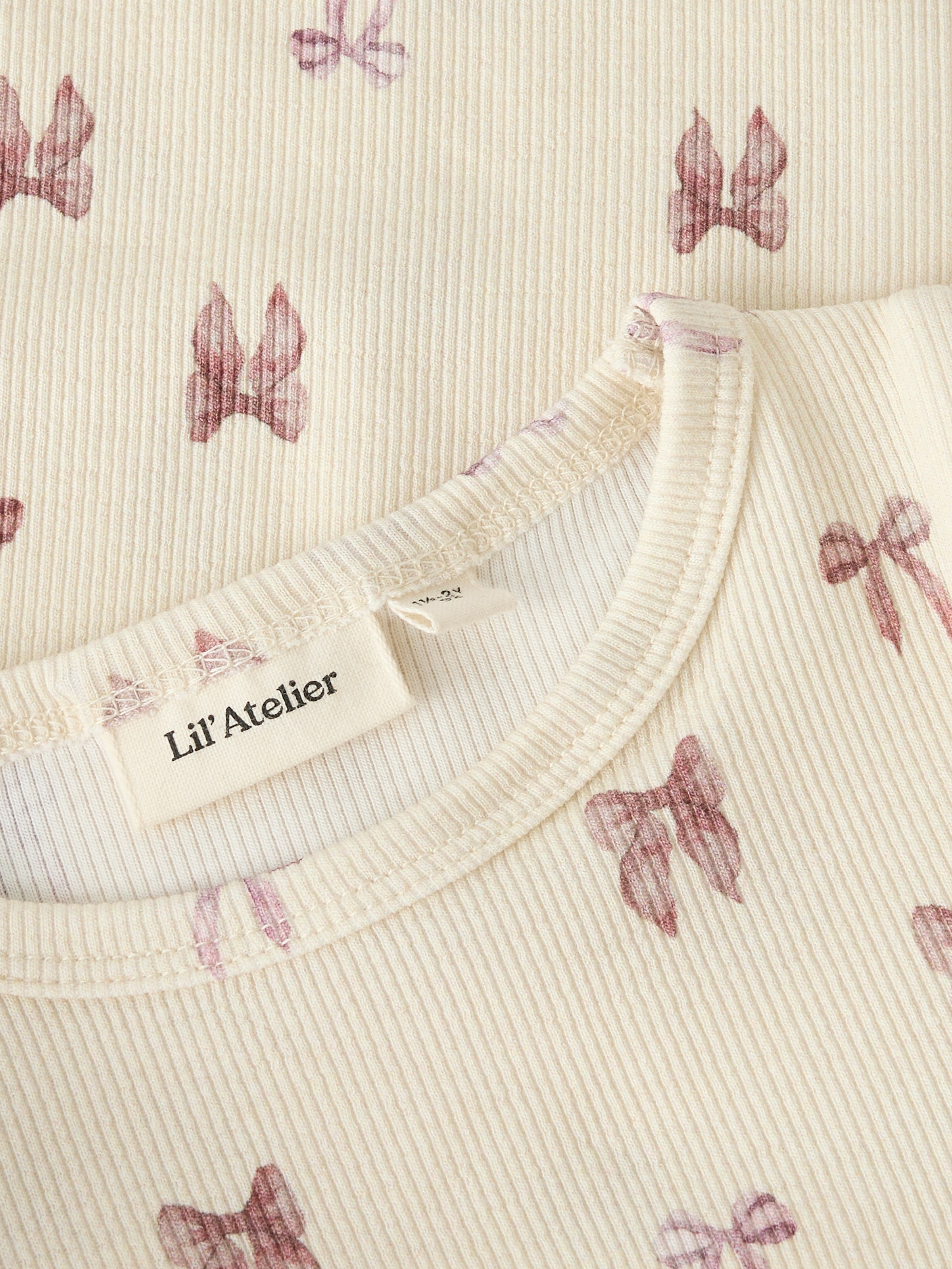 Lil' Atelier T-shirt à manches longues »NMFGAVO EKO LS SLIM TOP LIL NOOS« avec volants, jersey côtelé doux, coupe slim