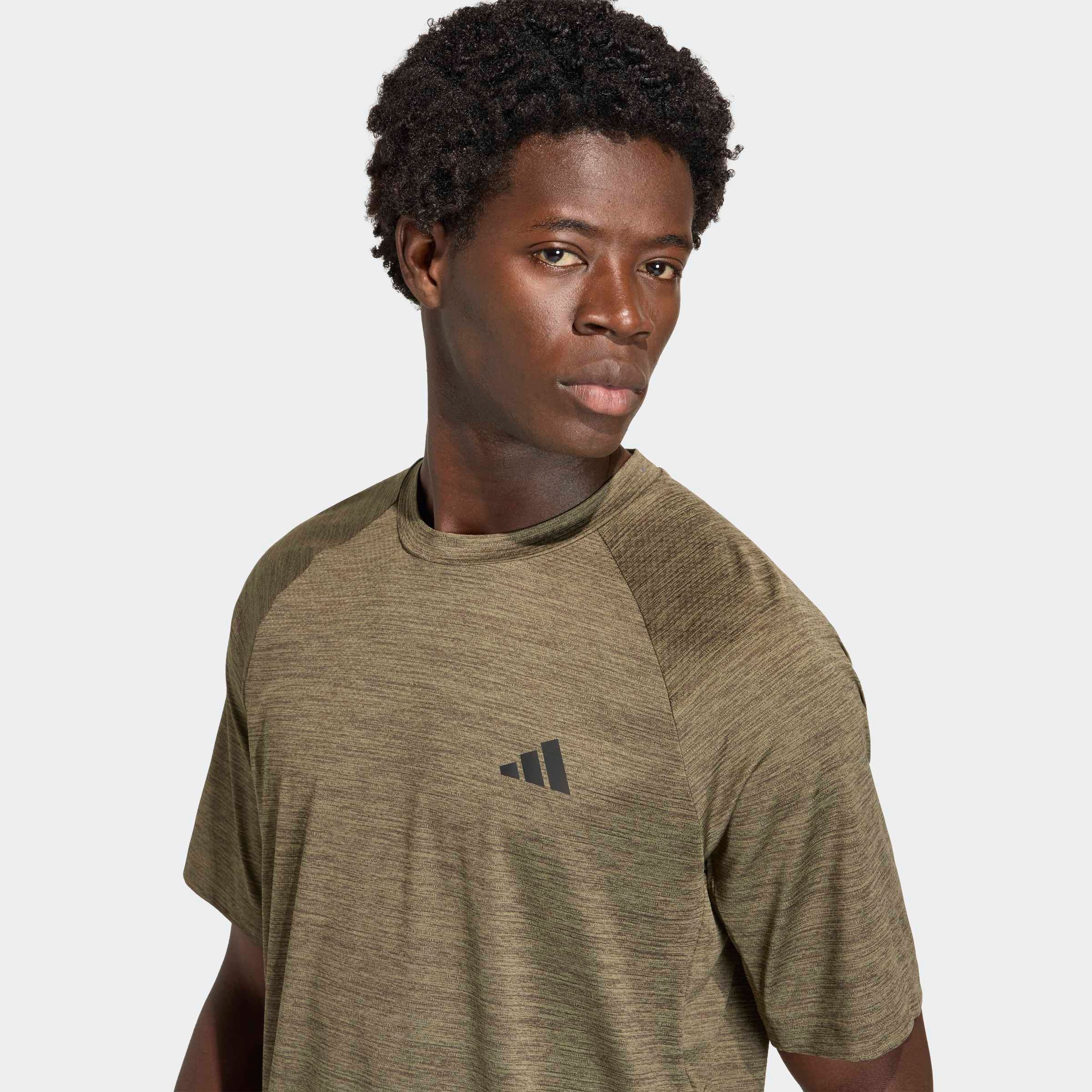 adidas Performance T-Shirt »TECH ESSENTIALS WORKOUT« sportlicher Stil, mit Rundhalsausschnitt, Kurzarm, normale Länge