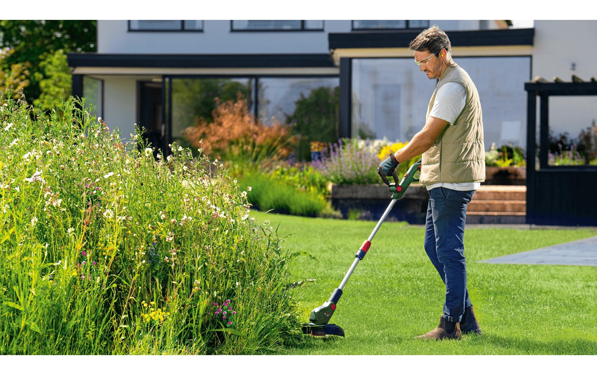 BOSCH Coupe-bordures sans fil »UniversalGrassCut 18 V-26-500 Kit«