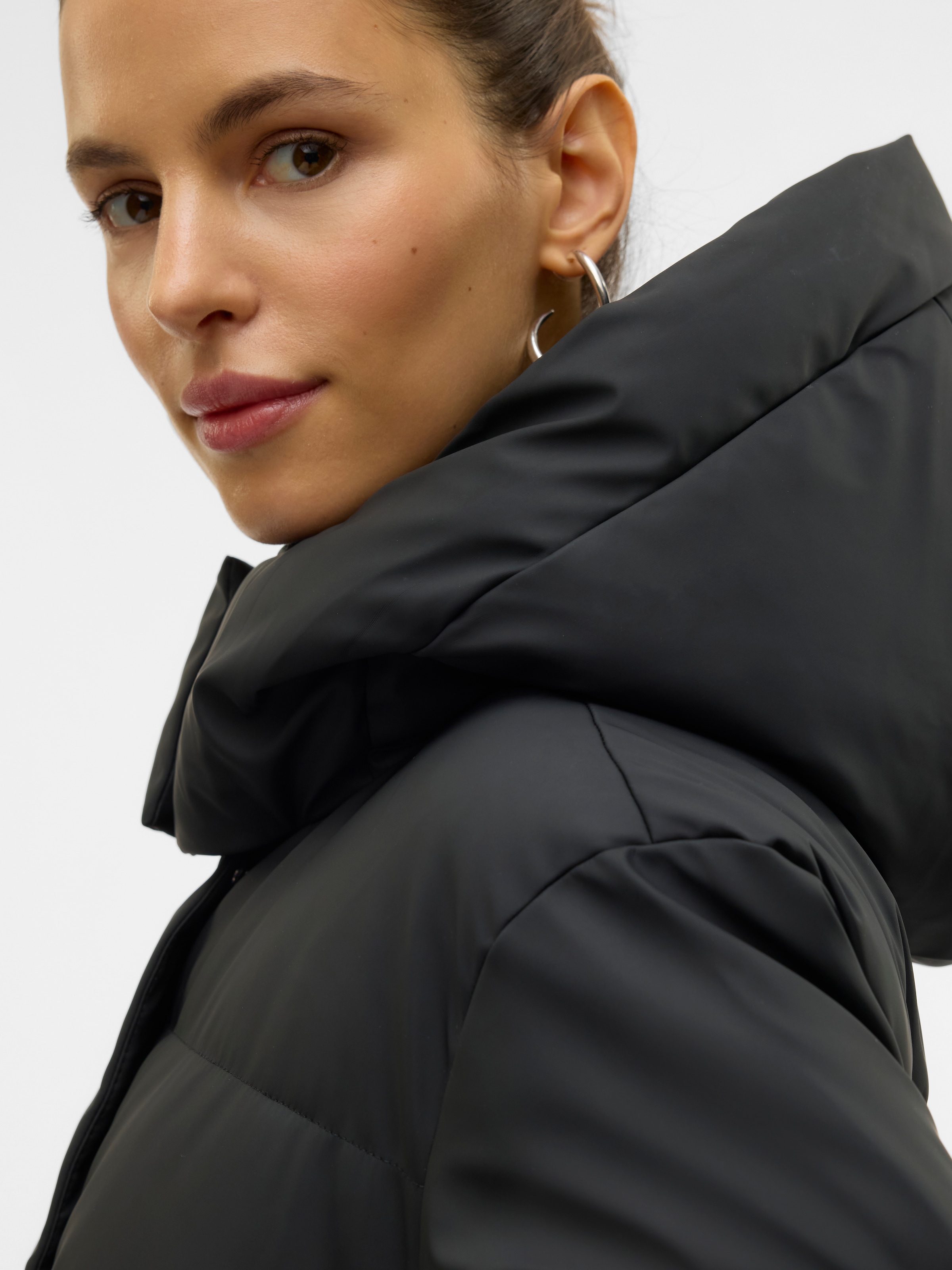 Vero Moda Veste matelassée »VMGRETAKYLIE SHORT COATED JACKET NOOS« avec capuche similicuir