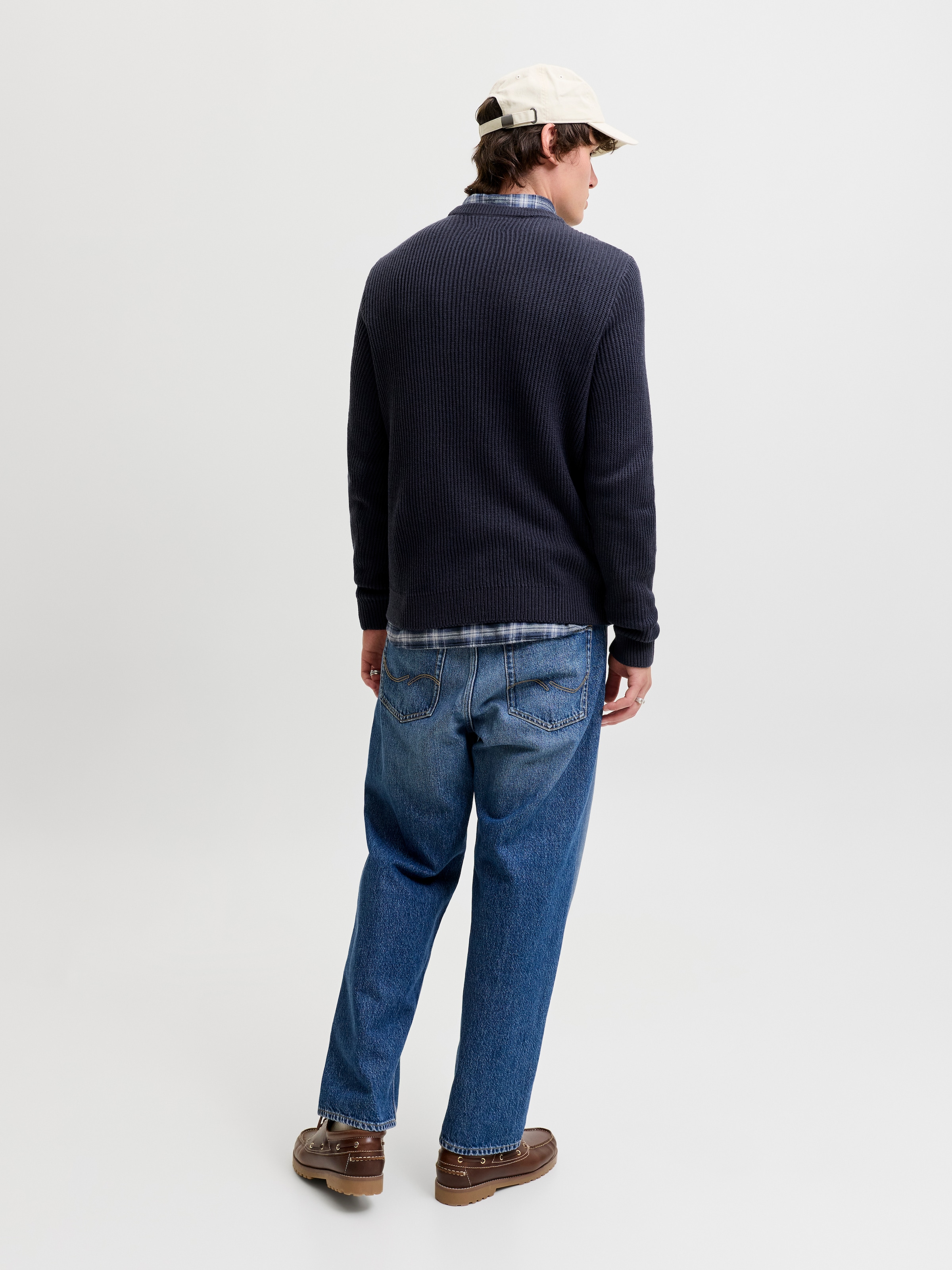 Jack & Jones Pull à col rond »JJPANNEL KNIT CREW NECK AW26« mélange de matériaux, coupe régulière